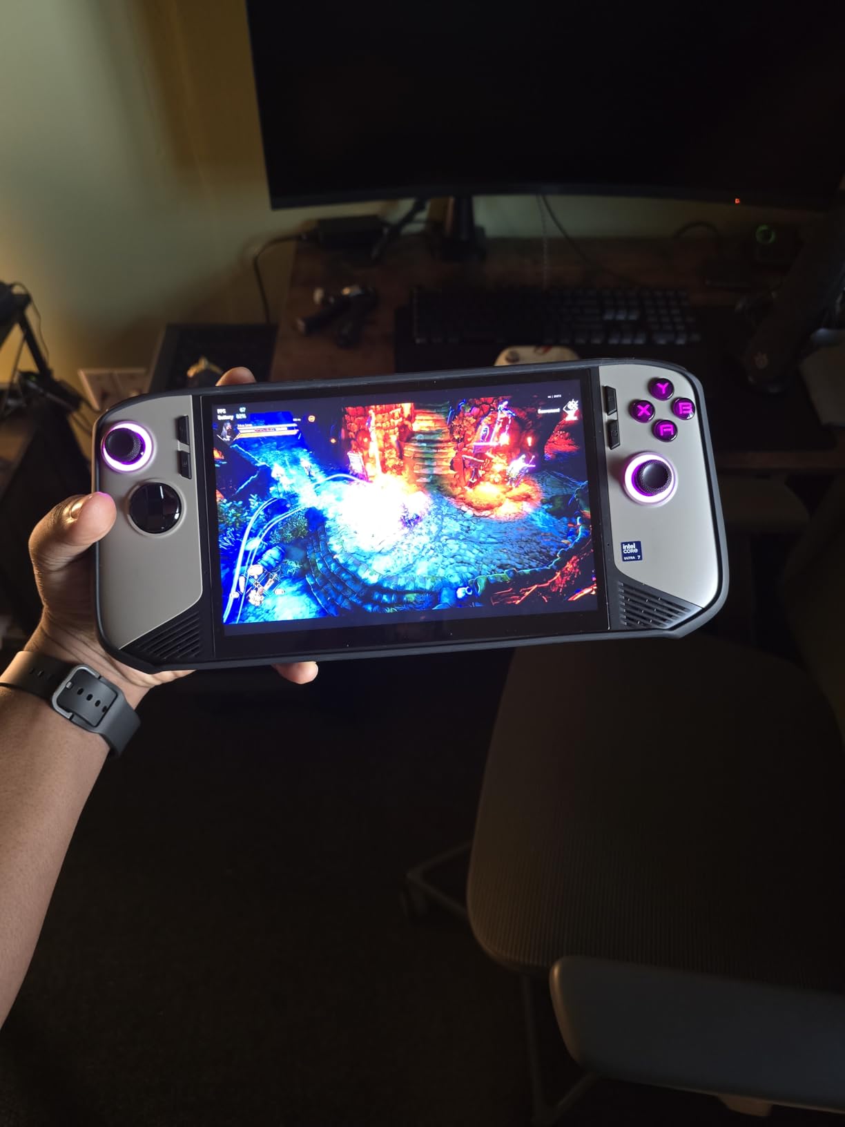 MSI Claw 8 AI+ PC Gaming Handheld: Intel Ultra 7-258V, 7