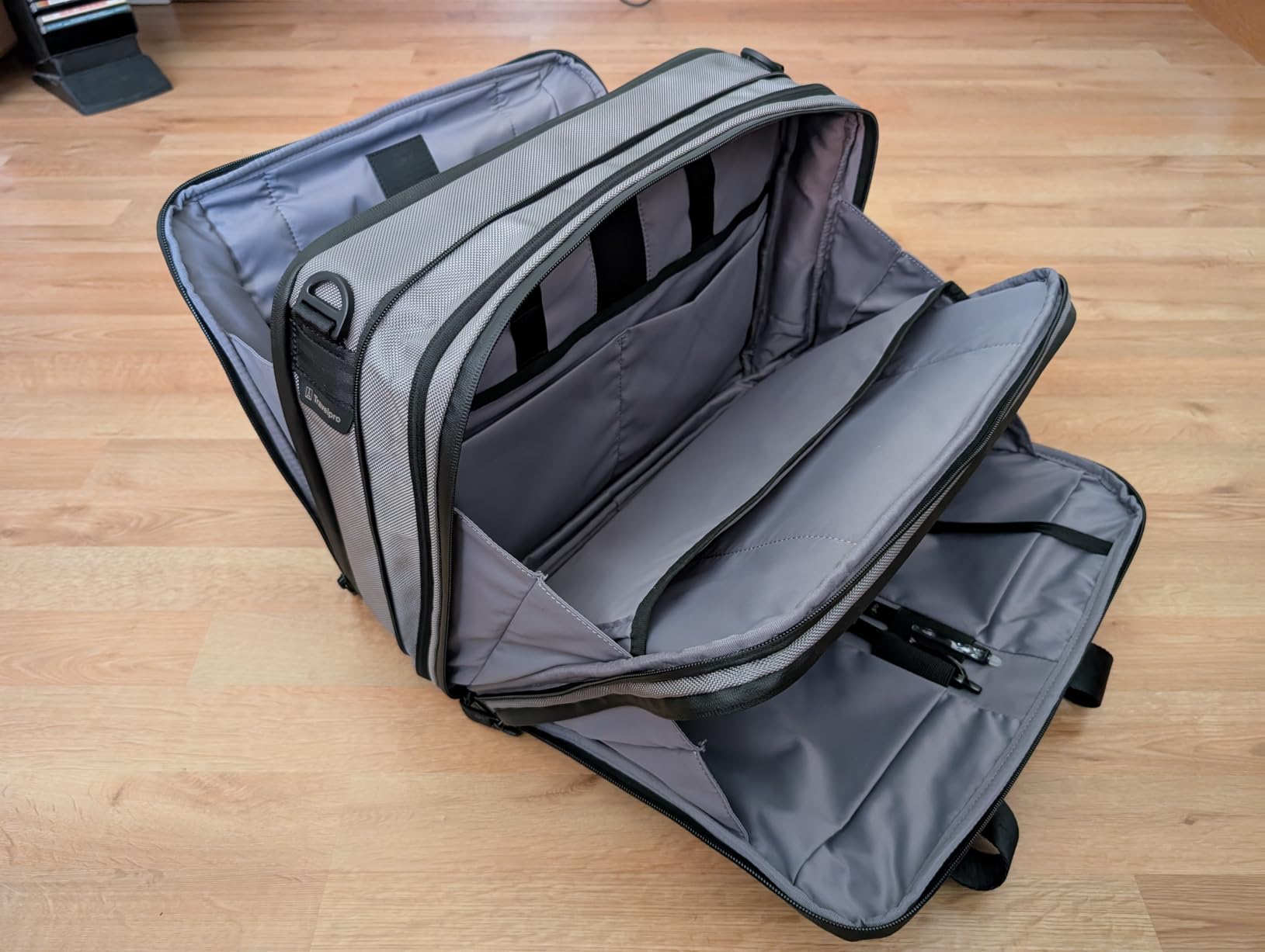 Travelpro Altitude Full Expansion Brief, Business Bag, 16 Inch Laptop, Work, Travel, Water Resistant customer photo 1
