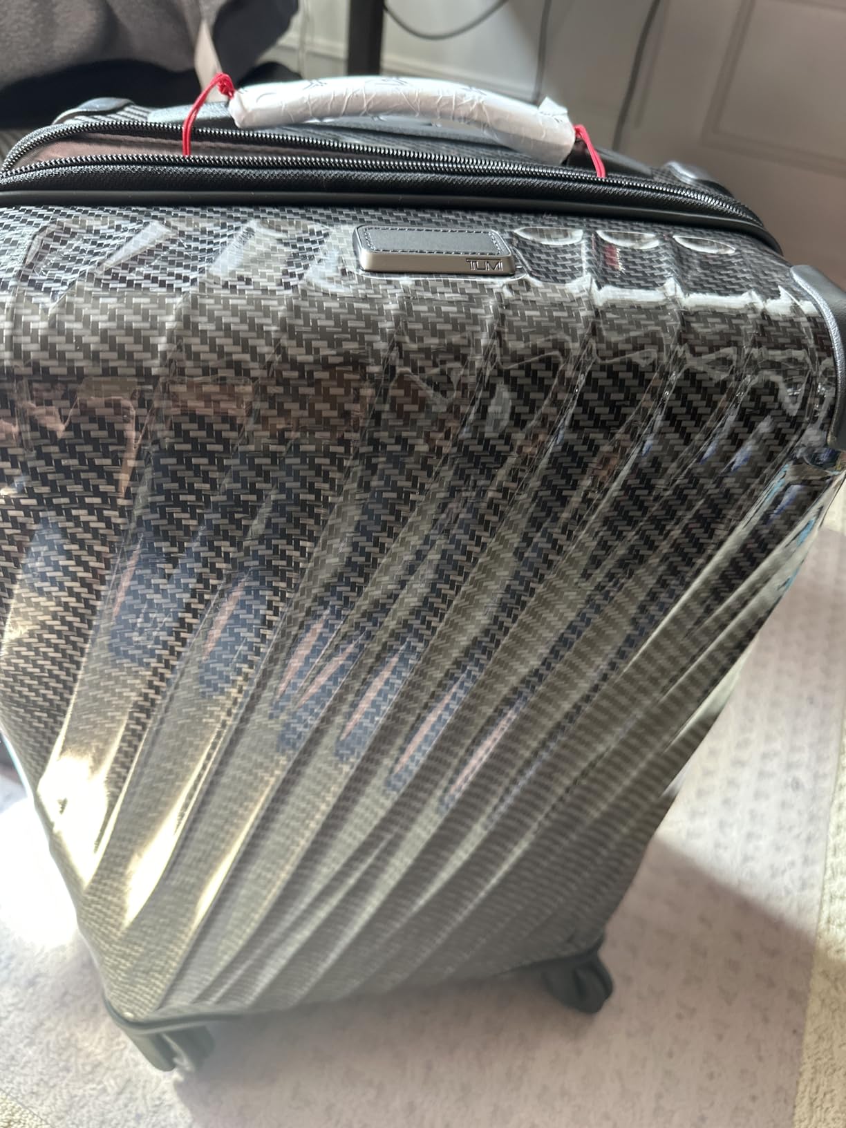 TUMI 19 Degree Lite 4 Wheel Luggage - Lightweight and Highly Durable, Modern Contour, Hard Shell Men's and Women's Suitcase - 21.75