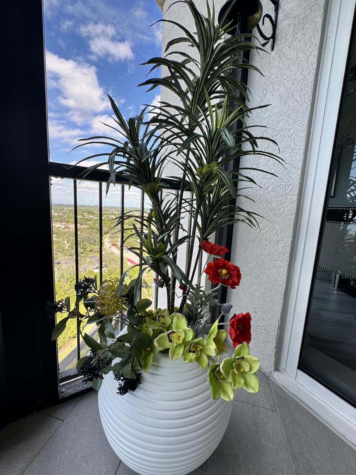 SAFAVIEH Outdoor - Mora Terracotta Ficonstone Cement Round Planter Pot with Drainage Hole, Fully Assembled (PAT1534D) customer photo 1