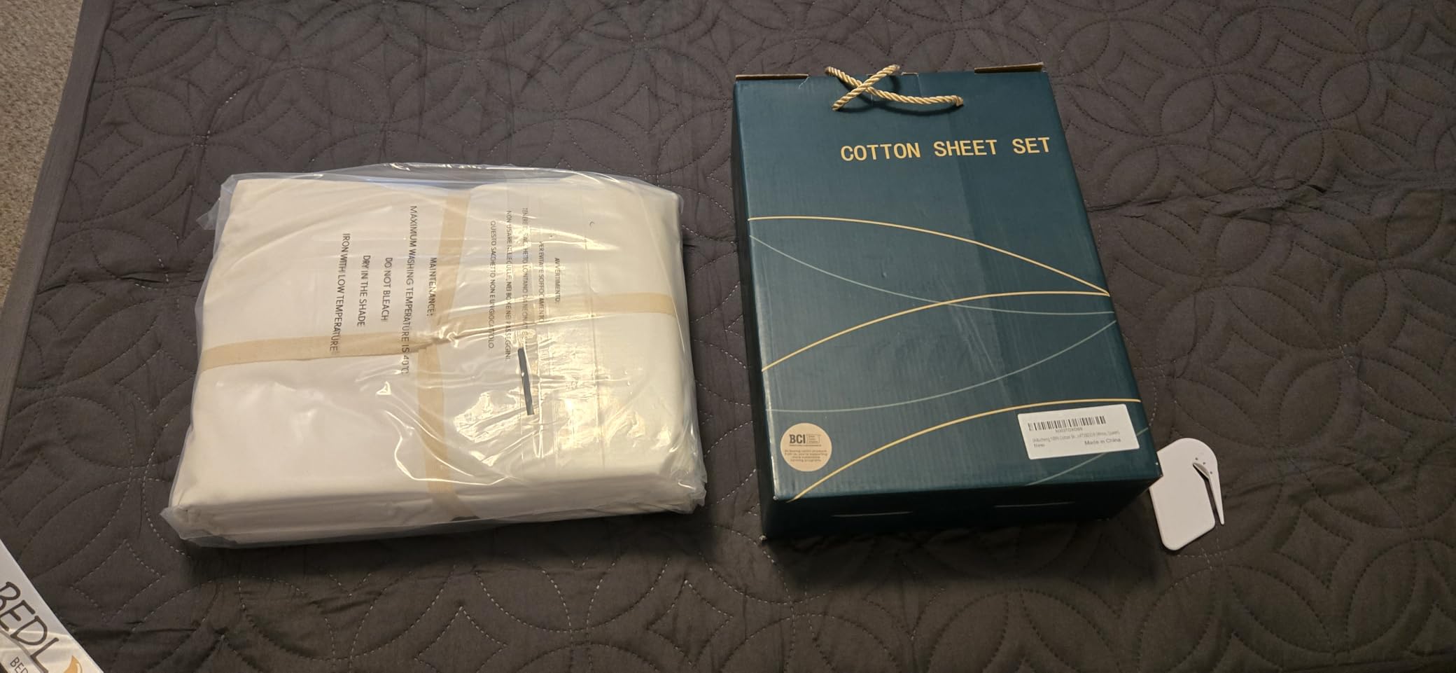 Shilucheng 100% Egyptian Cotton Queen Size Sheets Set - 1000 Thread Count, Luxury Cotton Bed Sheets, Breathable & Cooling Bedding and Pillow Cases, 16 Inch Deep Pocket - 4 Piece (White, Queen) customer photo 1