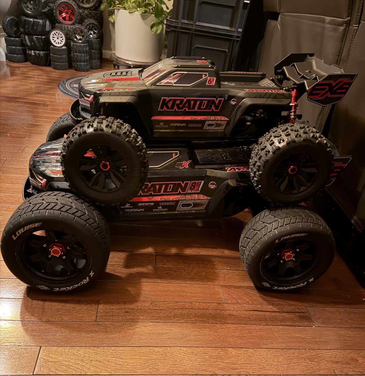 ARRMA RC Truck 1/8 KRATON 4X4 6S BLX BRUSHLESS V6 Speed Truck RTR (Lipo Battery and Charger Not Included) (Blue/Orange), ARA8608V6T1 customer photo 2