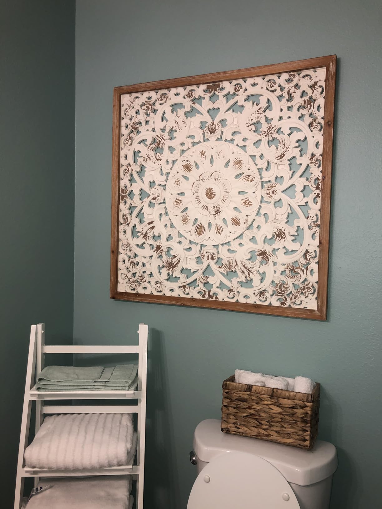 XIAOAIKA Boho Carved Wood Wall Sculpture, Intricate Floral Mandala Design with Distressed White Finish, Vintage Farmhouse Wall Art Panel with Solid Wood Frame for Bedroom Entryway (22.5