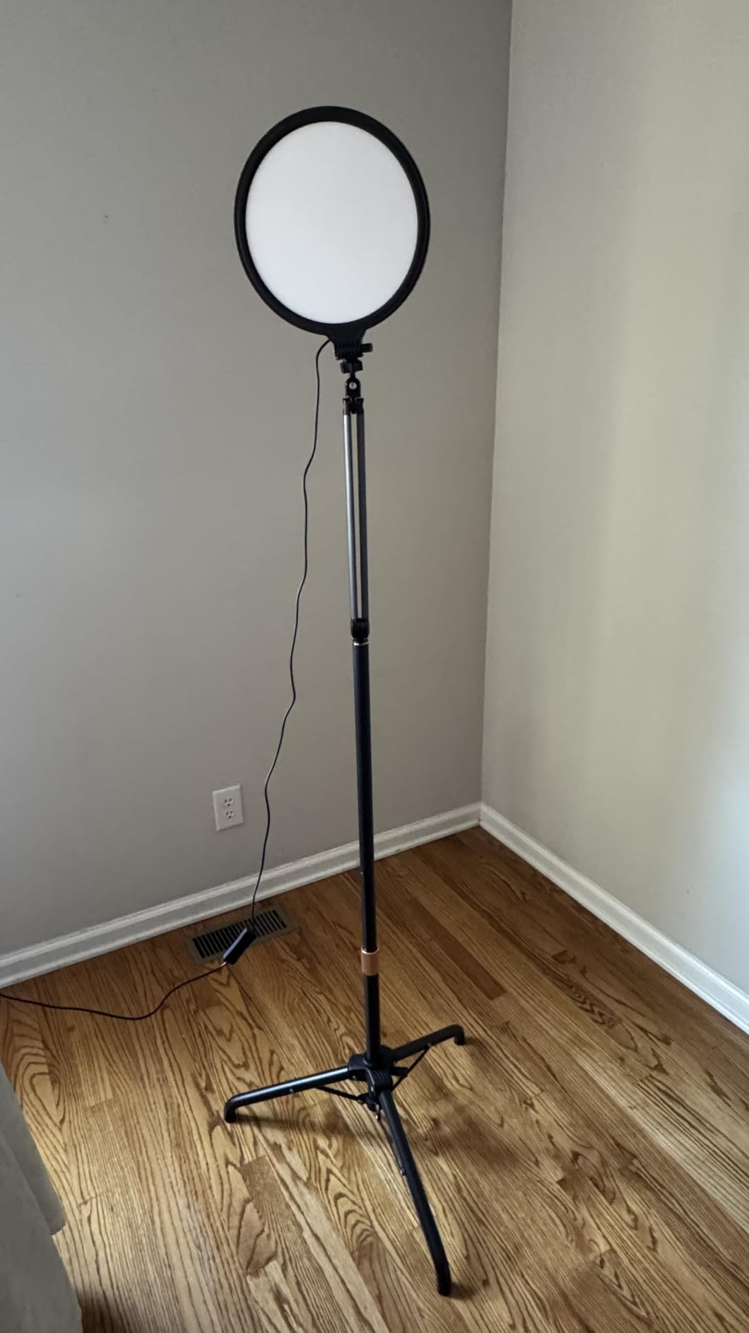 Lash Light for Eyelash Extensions, Floor Lamp with Moveable Stand and Flexible Arm, Esthetician Light with Adjustable Height and Color Temperature for Nail Art Tattoo Beauty Makeup Eyebrow Skincare Craft customer photo 2