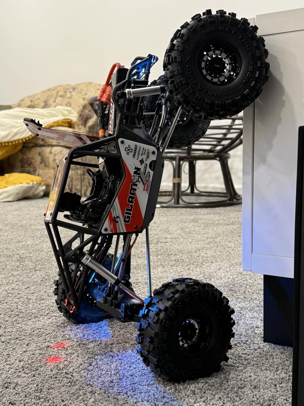 Axial RC Crawler 1/8 AXP8 Gilamon 2.2 4X4 RTR Brushed Trail Buggy customer photo 1