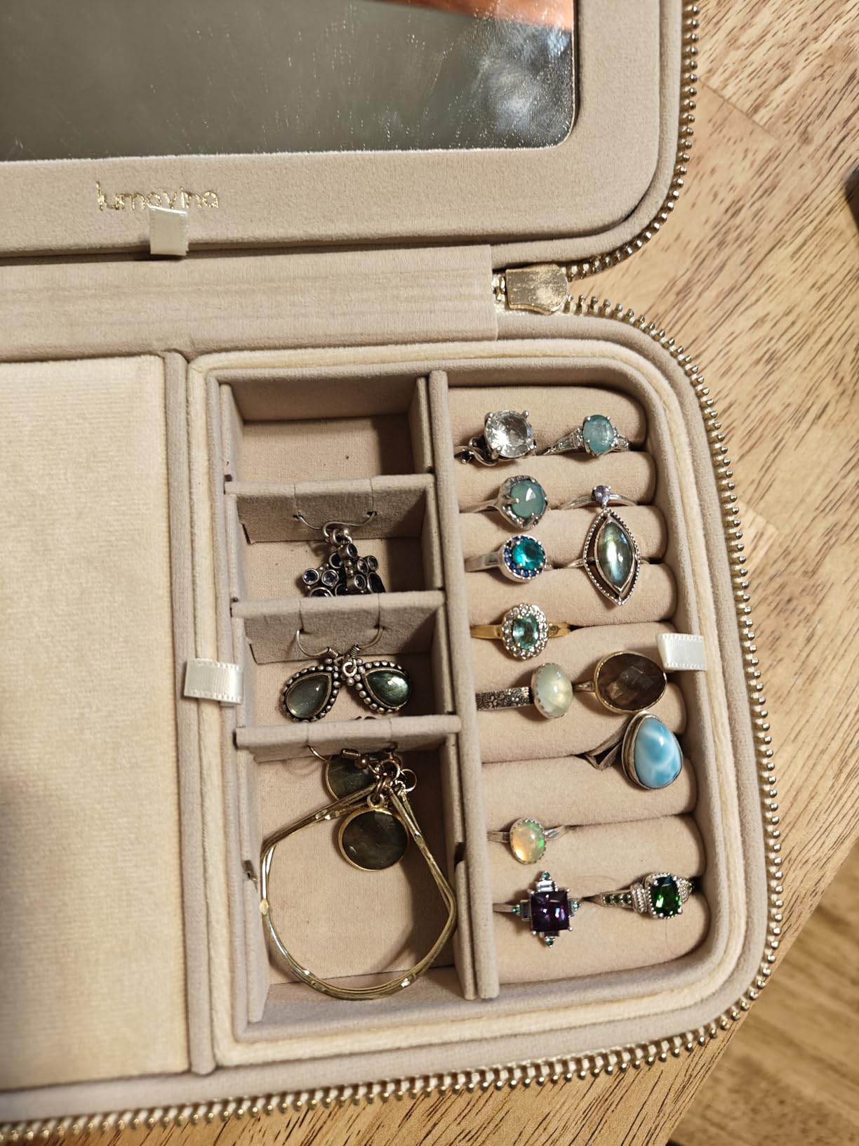 Lumayina Velvet Travel Jewelry Box with Large Mirror, Double-Layer Jewelry Organizer Case with 6 Anti-Tarnish Bags customer photo 1