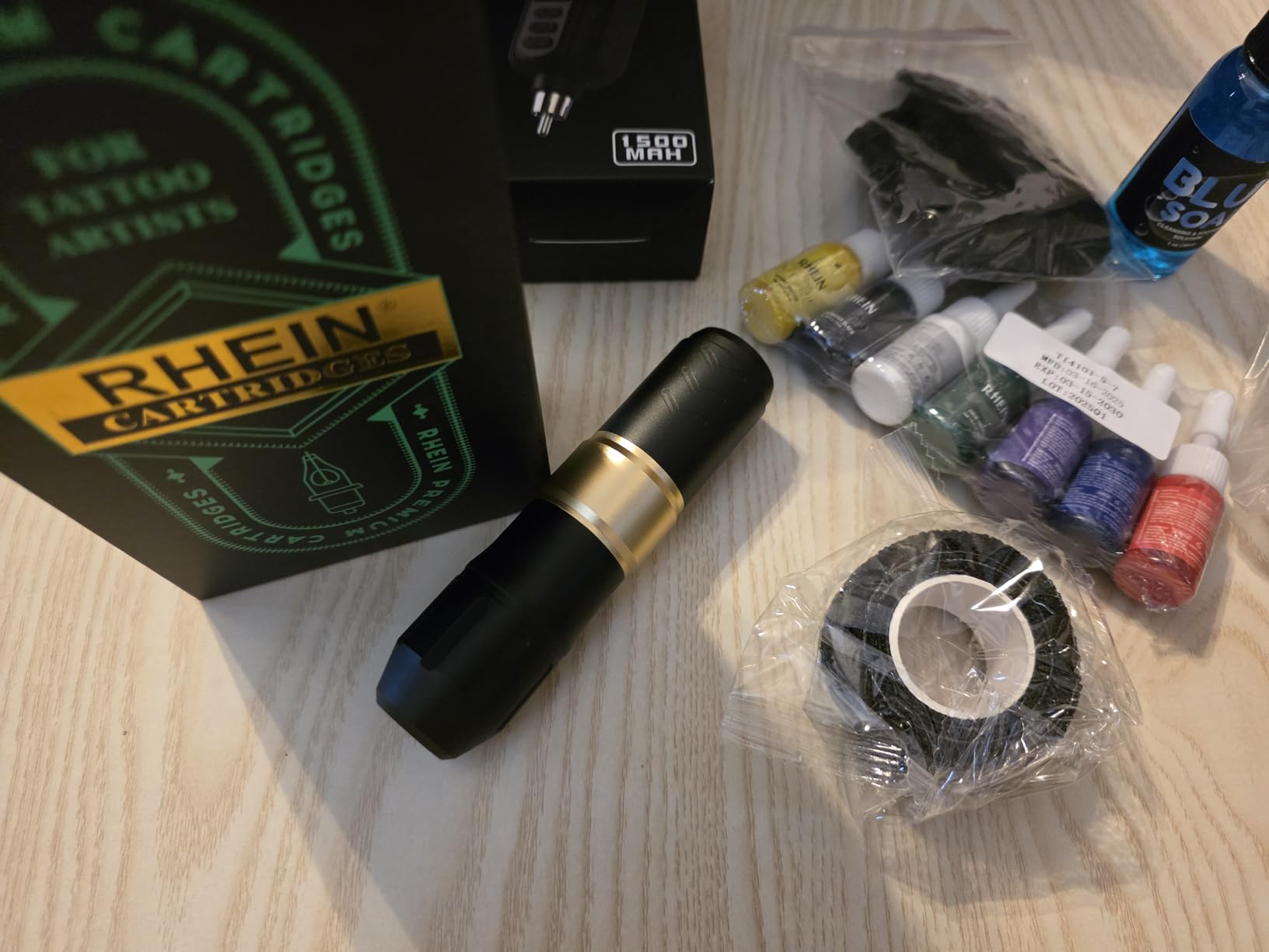 Tattoo Gun Kit Wireless Rotary Tattoo Machine Pen Kit with 1PCS Battery and 20 Pcs Cartridge Needles 7 Colors Ink Complete Tattoo Supplies RN-TK2004-1 customer photo 2