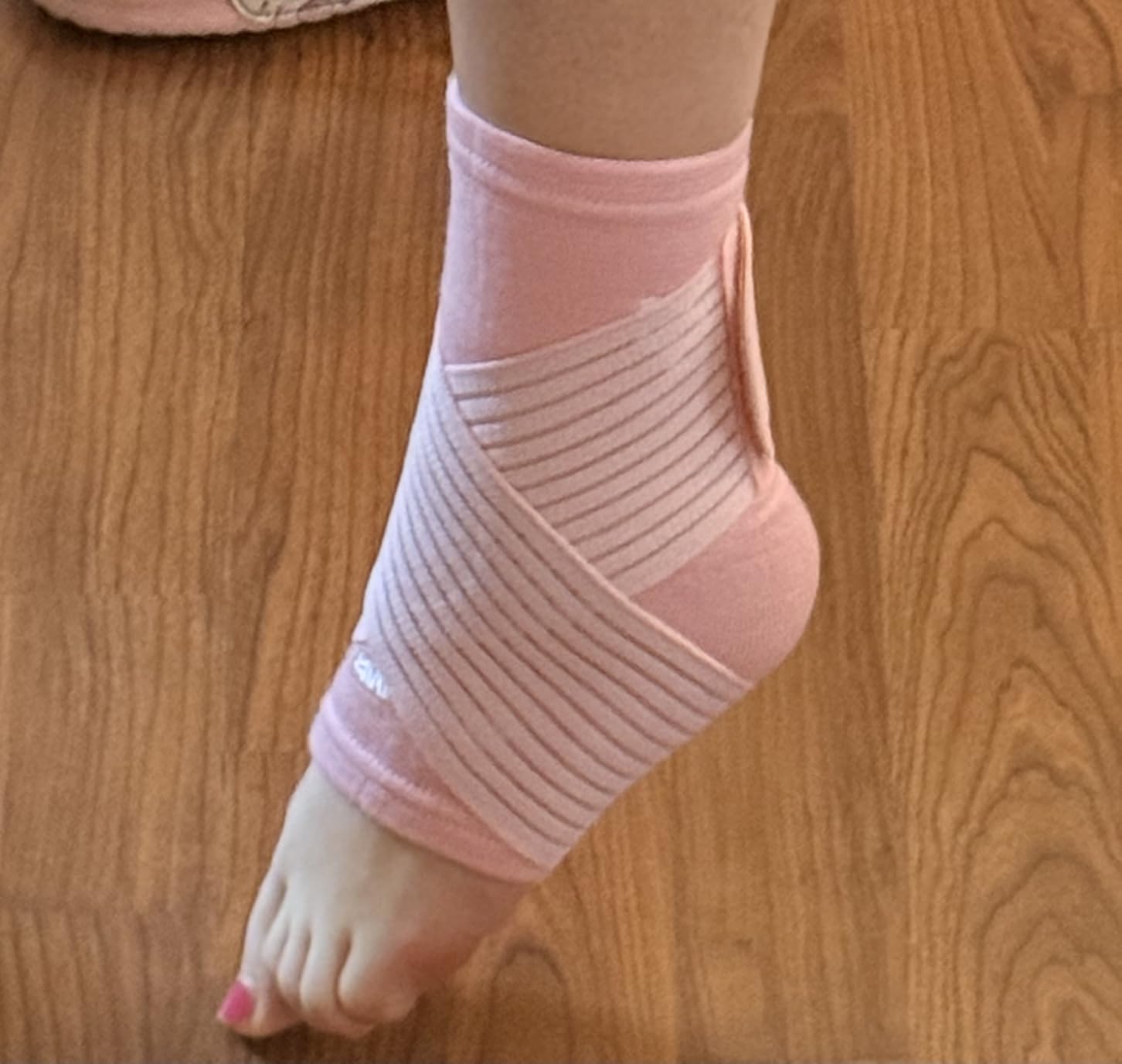 Sleeve Stars Ankle Brace for Women & Men, Ankle Wrap for Sprained Ankle, Compression Sleeve for Plantar Fasciitis Relief, Easy Customizable Support: w/Removable Strap (Single/S:9