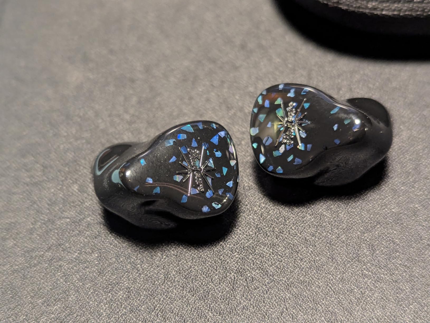 Linsoul Kiwi Ears Astral 1DD+6BA Hybrid in Ear Monitor, Wired Earbuds, HiFi Studio Recording & Mixing Earphone, Portable Gaming IEMs for Professional Music Engineers Audiophiles (Blue) customer photo 2
