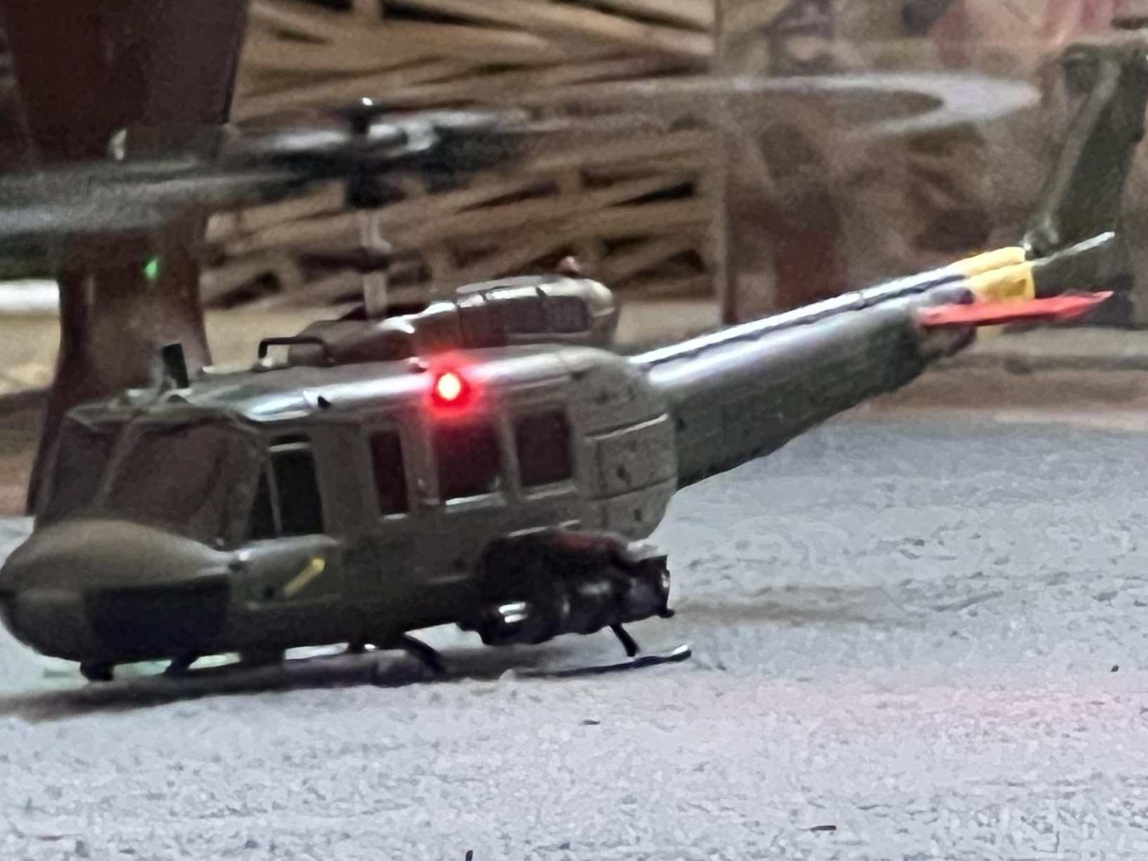 C032 UH-1 Huey RC Helicopter for Adults - 1/48 Scale 2.4G 6CH Flybarless Remote Control Helicopter Model, 3D Stunt Flight & High-Precision RC Airplane (Green (2 Batteries)) customer photo 2