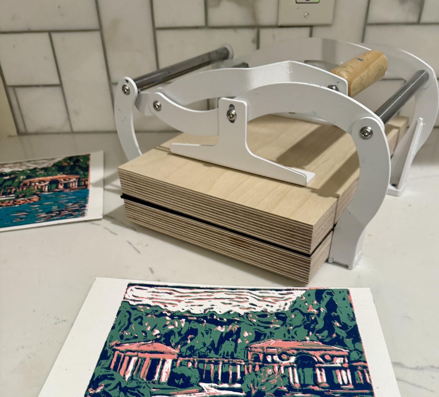 TOPOWN Linocut Printing Hand Lever Press Machine, Manual Hand Lever Printing Press for Linoleum Blocks with Felt Pad (A4, Black) customer photo 1