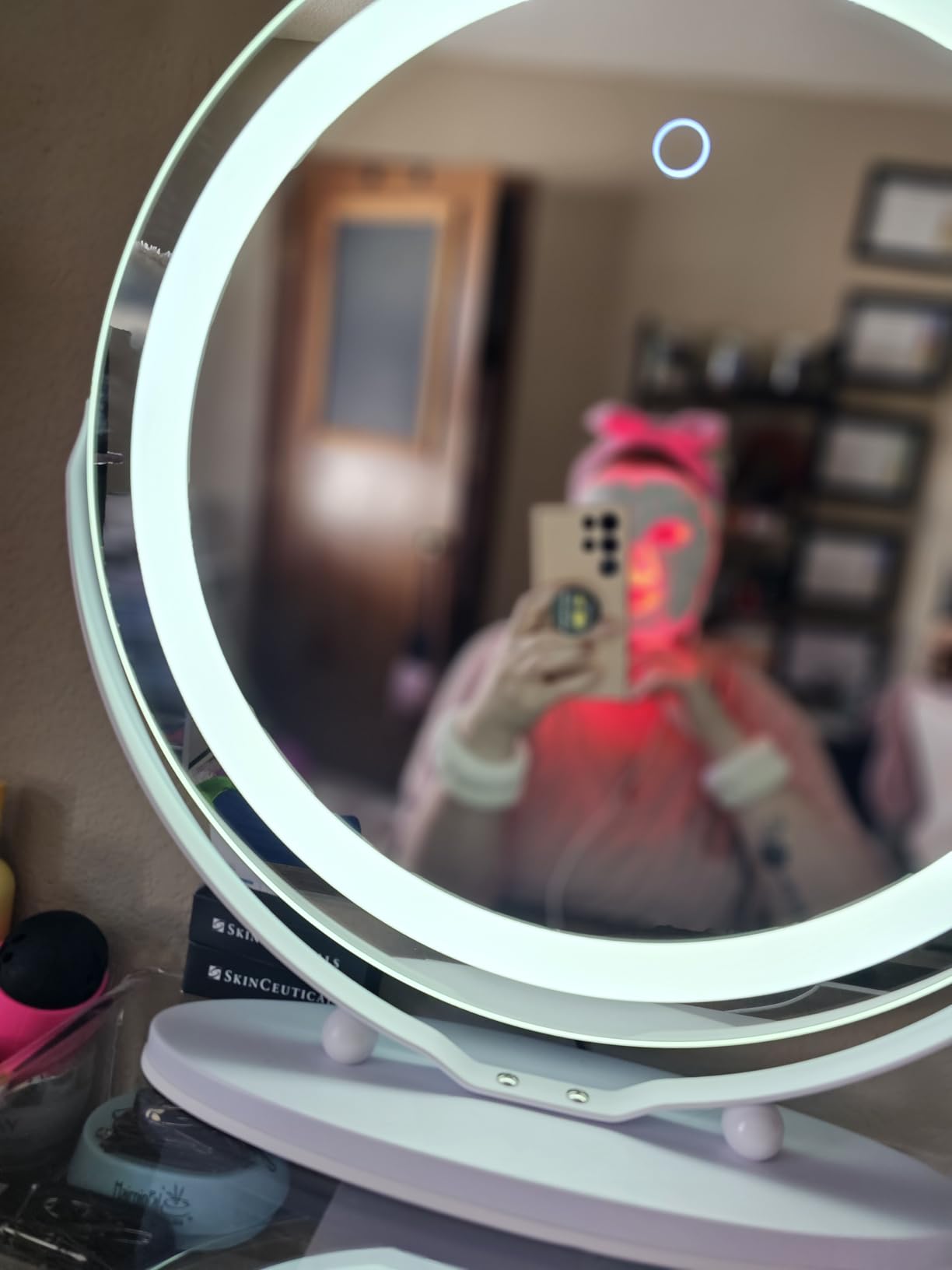 ROLOVE 23x18 Inch Lighted Vanity Mirror, 3-Color Dimmable LED & Touch Control - Large Makeup Mirror for Dressing Room (Wall/Tabletop Mount) customer photo 1