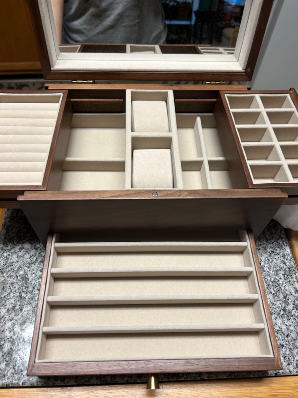 Homruilink Genuine Leather Jewelry Box - 3 Layer Large Jewelry Organizer with Mirror, Lockable Jewelry Box for Women customer photo 2