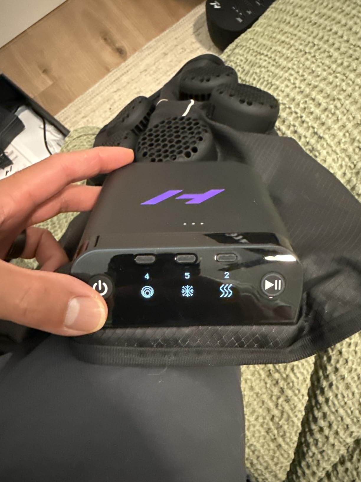 Hyperice X 2 Knee Advanced Heat and Cold Contrast Therapy - Pain and Inflammation Relief customer photo 2