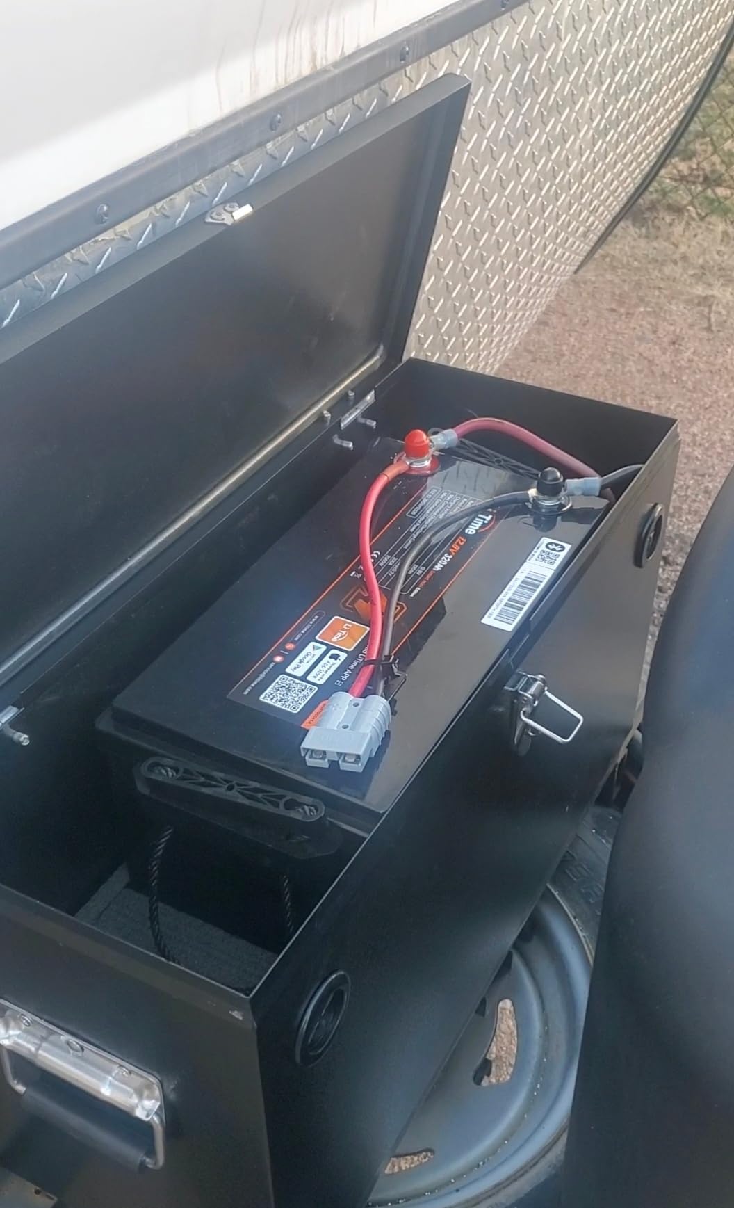 LiTime 12.8V 320Ah Mini LiFePO4 Battery, 4000+ Deep Cycles Bluetooth Lithium Battery, IP65 Waterproof, Backup Power for RV, Travel Trailer, Trolling Motor customer photo 2