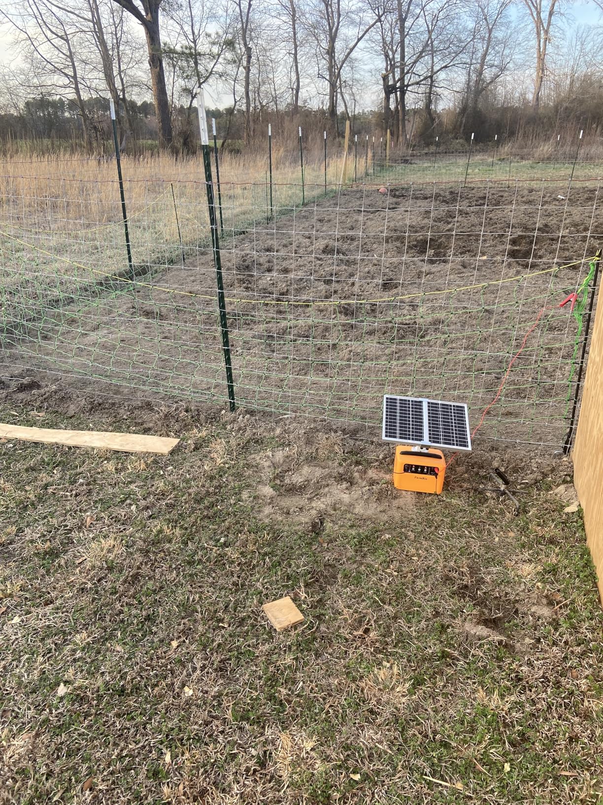30 Miles Solar Electric Fence Charger for Livestock, 6-12KV Adjustable Output Solar Charger, 1.5J Fence Charger, 15W Solar Powered Electric Fence Kit for Garden, 24H Uninterrupted Protection customer photo 1