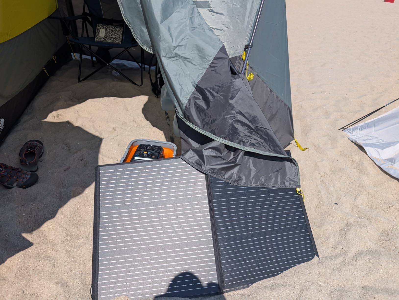 400 Watt Portable Solar Panel IP68 Waterproof ETFE 41V MC4 Output Solar Panels Foldable for Power Stations Solar Generator Camping Off-Grid RV Emergency Backup Hurricane customer photo 2
