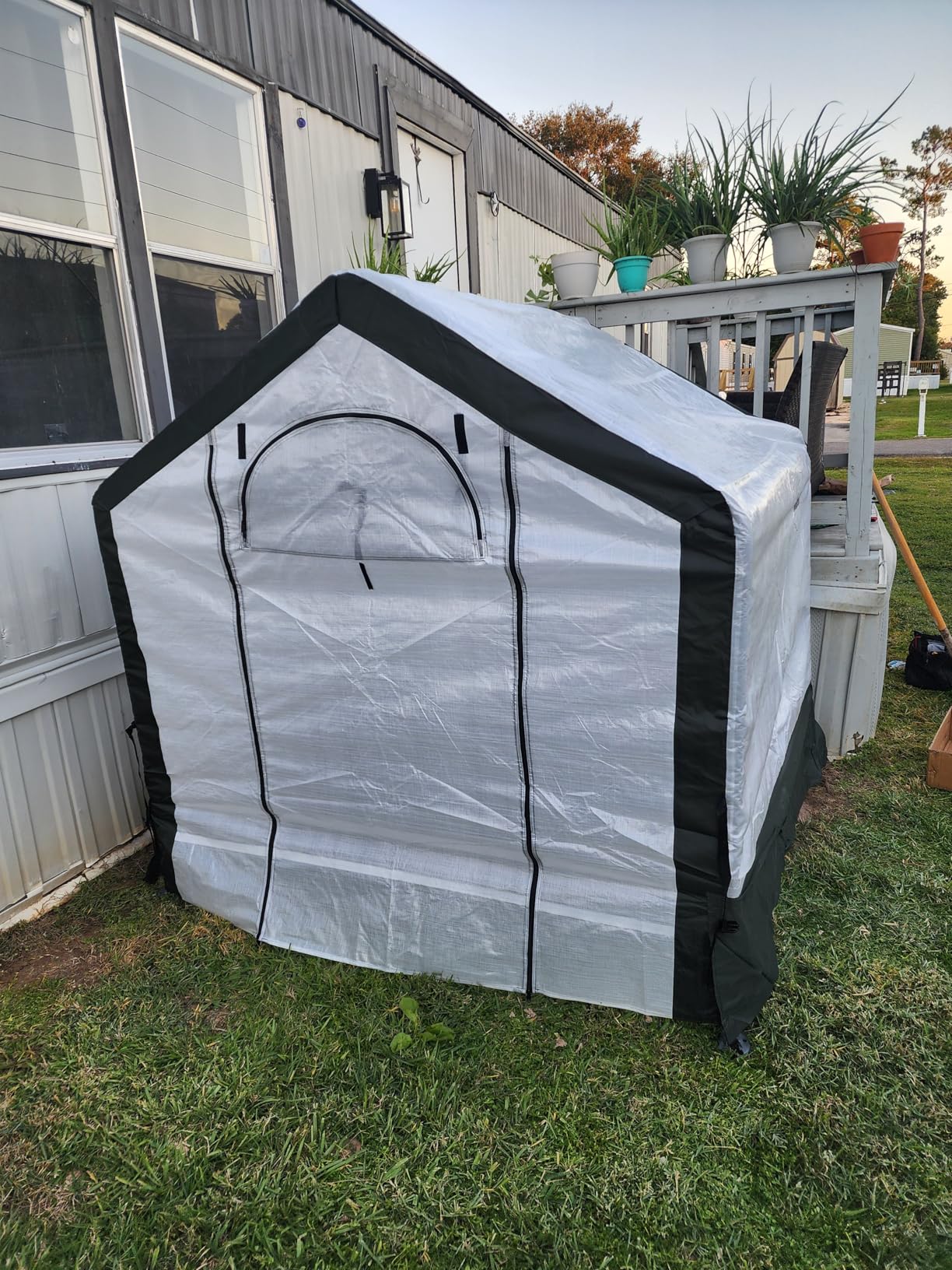 Miracle-GRO 6' x 4' x 6' Outdoor Mini Walk-in Greenhouse Plant Tent, All-Season Small Walk-in Plant Growth Accelerator with UV-Treated Fabric Cover customer photo 1