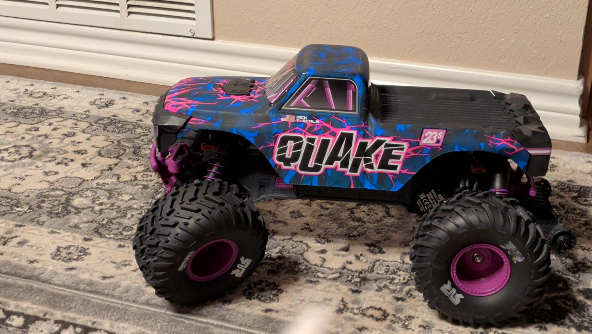 ARRMA RC Truck 1/10 Quake 223S 2WD RTR Brushless Monster Truck customer photo 2