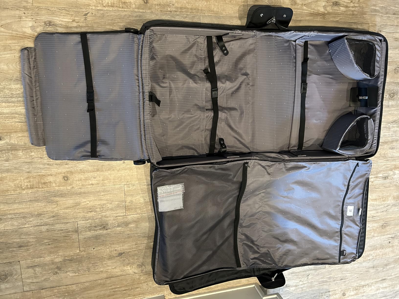 Delsey Paris Helium DLX Rolling Garment Bag with Spinner Wheels, Navy Blue customer photo 1