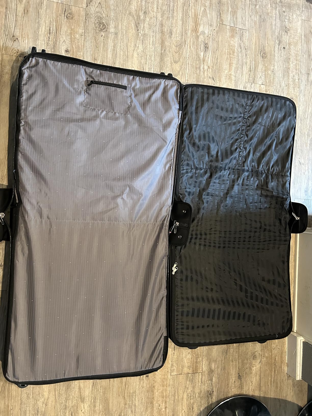 Delsey Paris Helium DLX Rolling Garment Bag with Spinner Wheels, Navy Blue customer photo 2