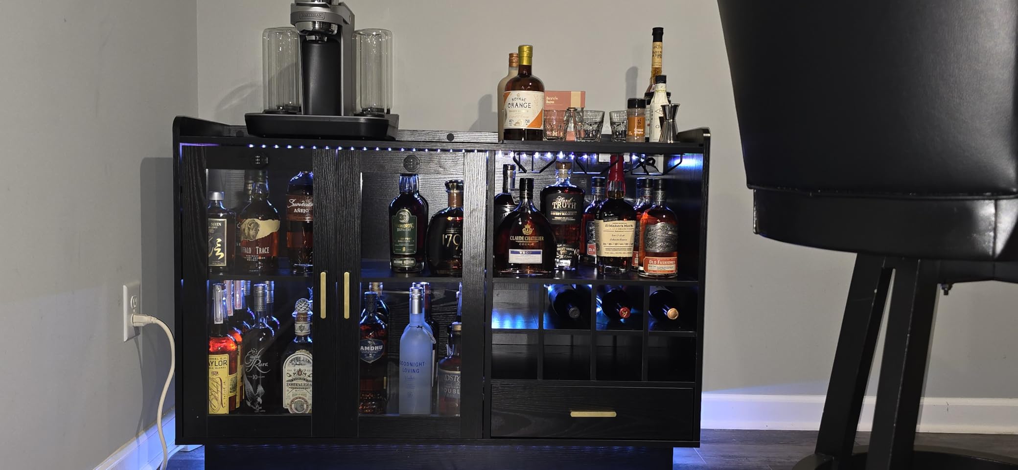 COCO DESIGN Modern Wine Bar Cabinet with LED Light & Locked Glass Door, Floating Coffee Bar with Power Outlets & Glass Rack, Black Buffet Sideboard with Removable Wine Rack and Drawer for Living Room customer photo 2