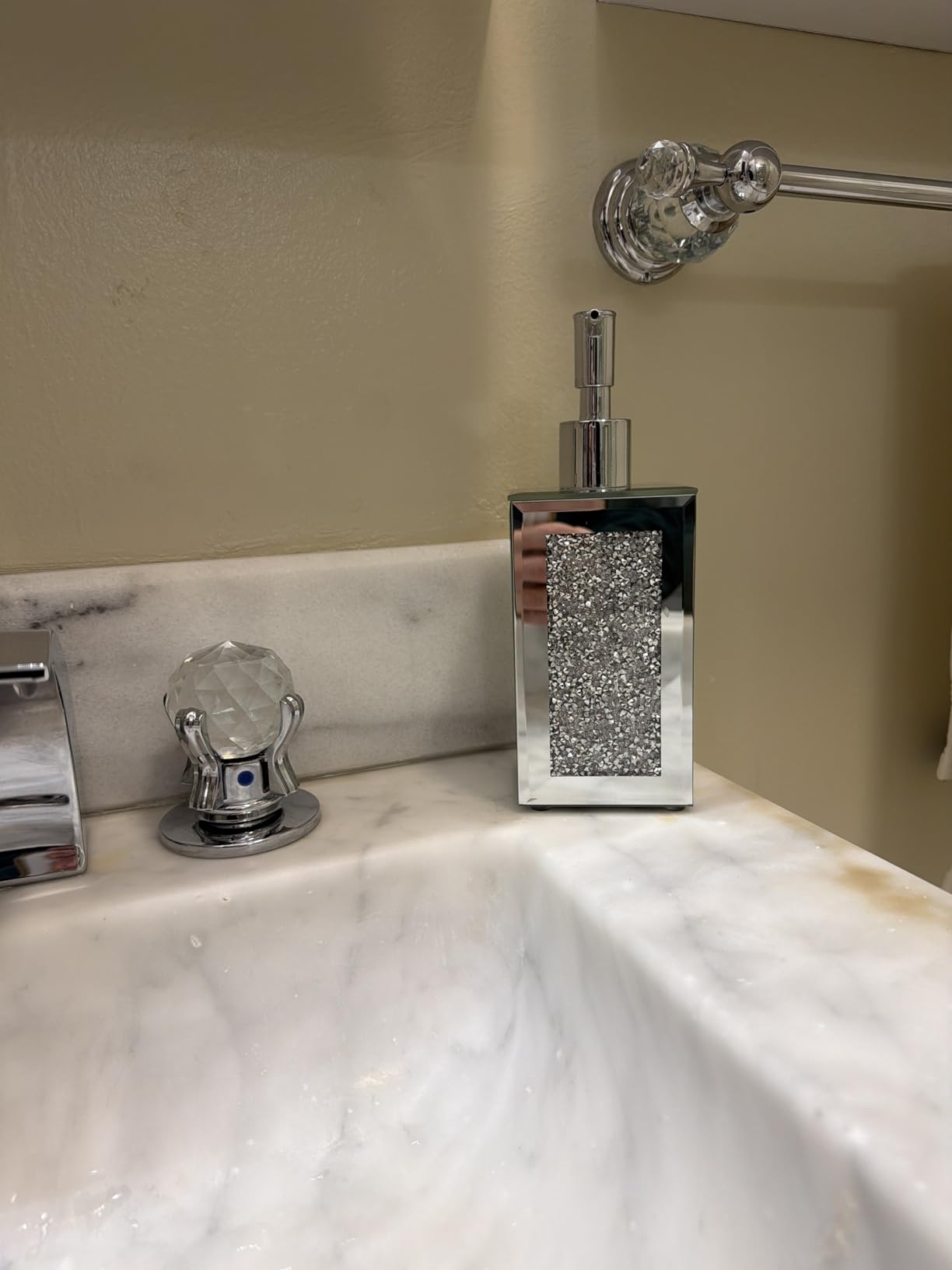 Luxury 2-Piece Bathroom Set, 150ml Diamond-Embedded Glass Soap Dispenser and Toothbrush Holder, Elegant Vanity Organizer for Modern Bathrooms customer photo 2