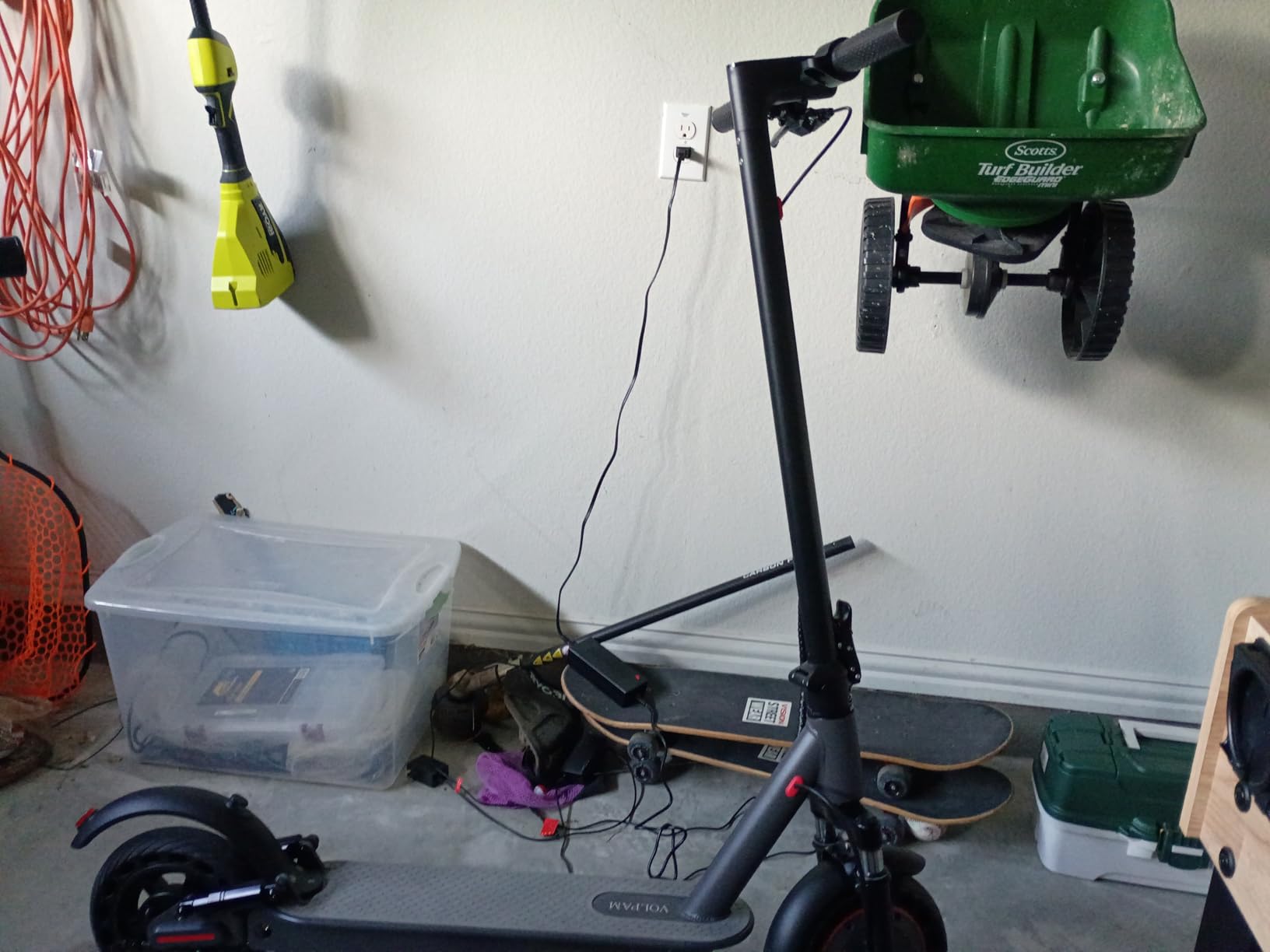 VOLPAM 10''/11''Electric Scooter with Dual Suspensions, 19/22MPH, 500W/800WMotor, 60/40/31/23Miles Long Range, Dual Braking, Max Load 264 lbs customer photo 2