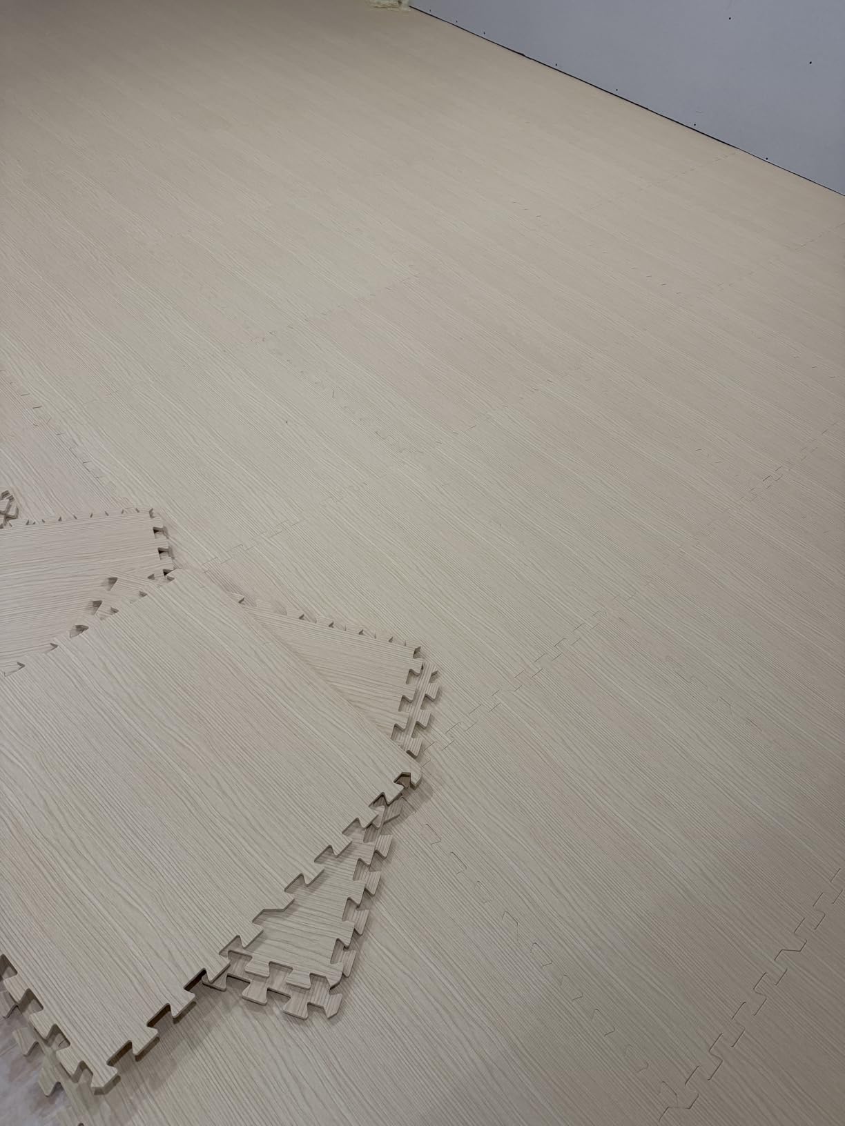 Sorbus 120 Sq. Ft. Wood Grain Floor Tiles Foam Mat EVA Interlocking Mats Tile 3/8-Inch Thick Flooring Wood Puzzle Exercise Mats w/Borders - Home Playroom Basement, Apartment, Trade Show, Baby, Dance customer photo 2