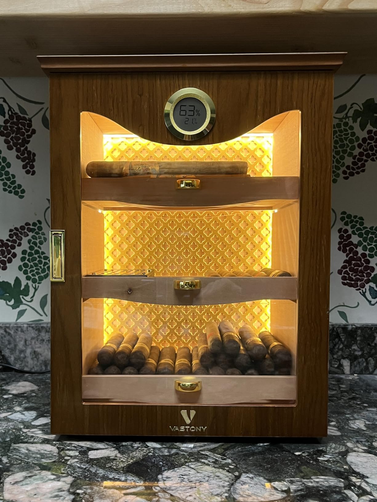 Luxury LED Display Cabinet with Spanish Cedar, Precision Hygrometer & Humidity Control - Elegant Walnut/Obsidian Storage for Premium Collections customer photo 2