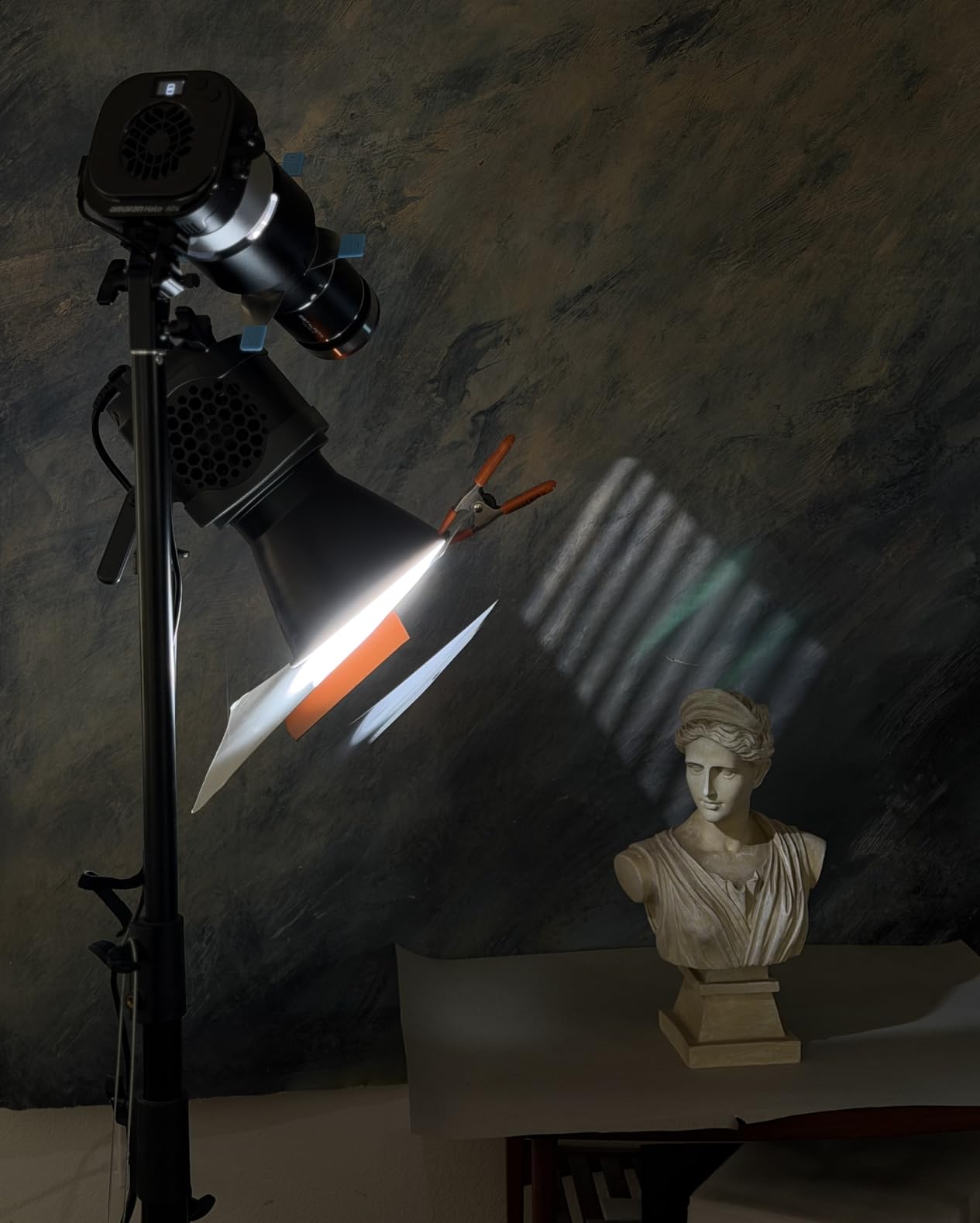 Amaran Halo 300x Bi-Color COB LED Video Light, 305W Continuous Output Lighting 2700K-6500K, 16200 Lux@1m App/DMX Control, Bowens Mount Studio Monolight for Photography, Livestreaming, Video Production customer photo 2