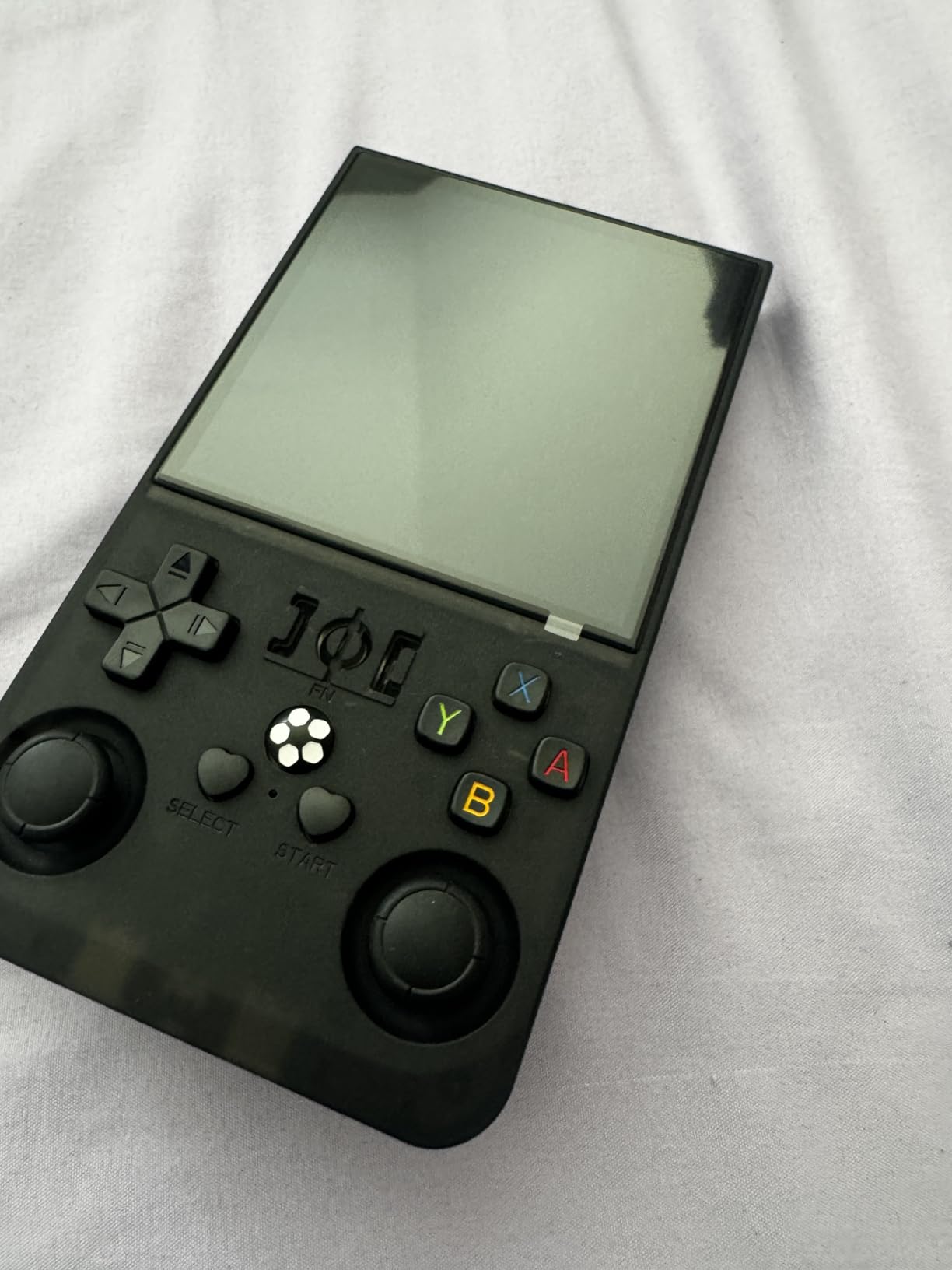 R36MAX Retro Handheld Game Console, 4.0-Inch IPS Display, 720x720 Resolution, Linux System, 64GB Support 18,000+ Classic Games, 4000mah Battery, with Portable Case(White) customer photo 2