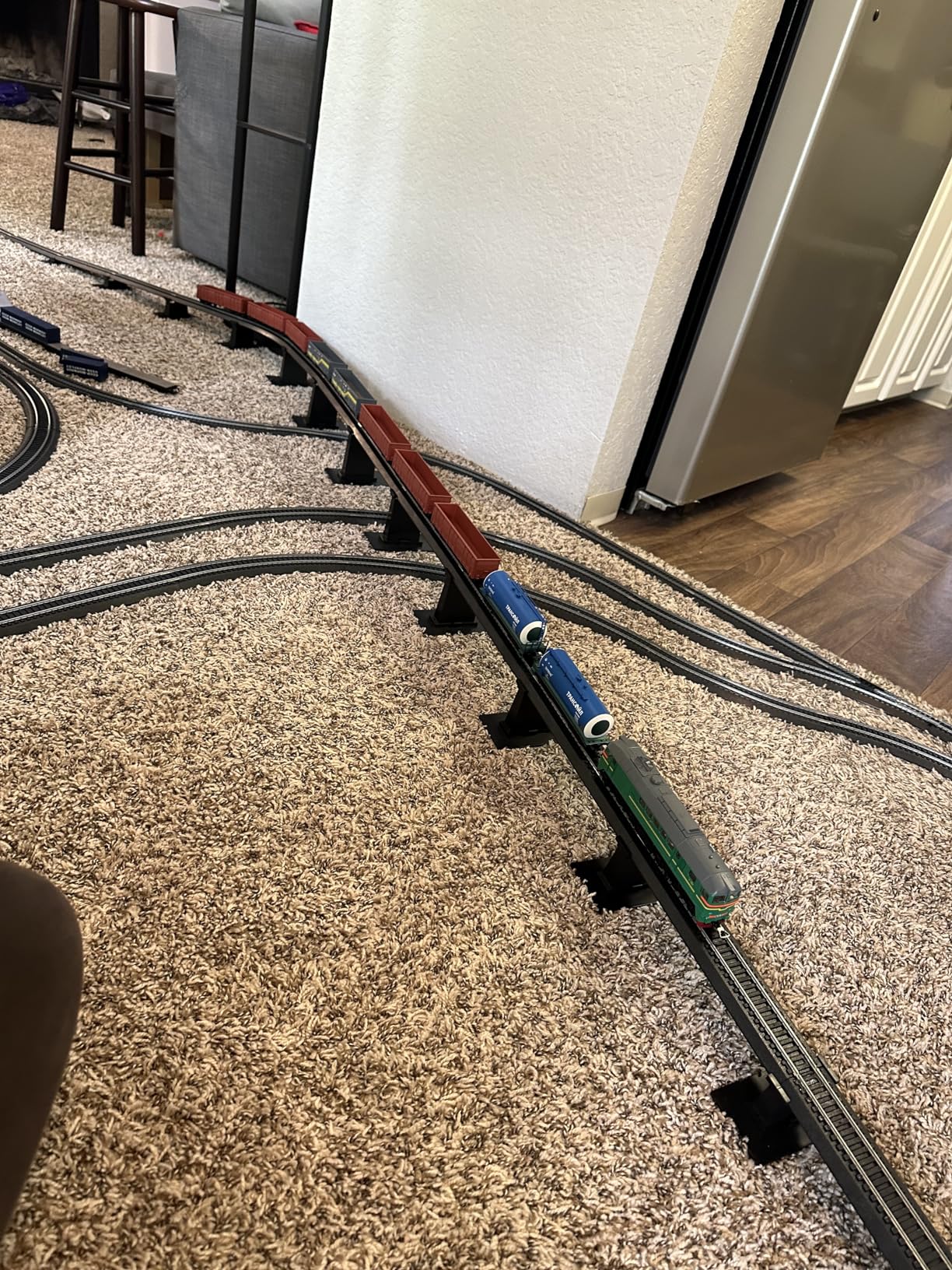 Bachmann Trains 14 PC. E-Z TRACK GRADUATED PIER SET - HO Scale customer photo 2