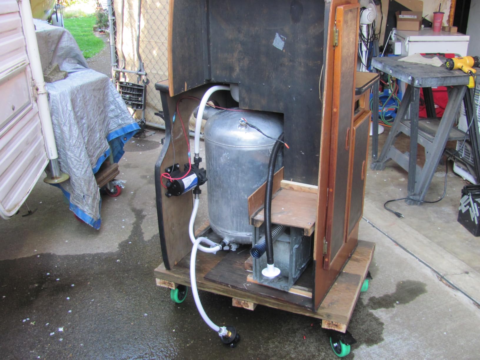 Camco Flexible Camper/RV Drain | Designed for Campers w/Single Sink and No Holding Tanks | Includes 25