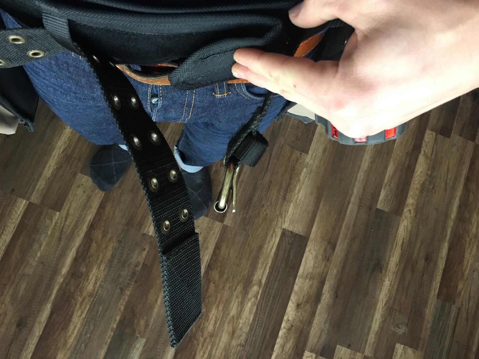 CLC Custom Leathercraft 1608 Electrician's Comfort Lift Combo Tool Belt, 28 Pocket,Black customer photo 2