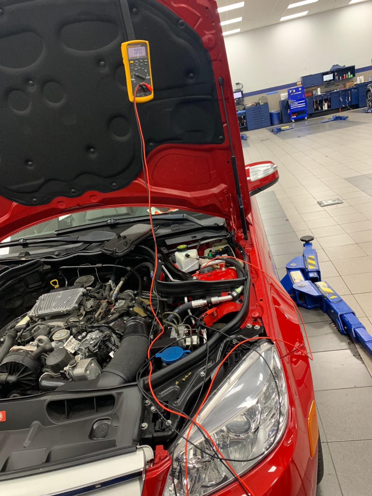 88V Deluxe Automotive Multimeter, Troubleshoot Problems on Conventional and Hybrid Vehicles, Measures Pulse Width, and Duty Cycle customer photo 2