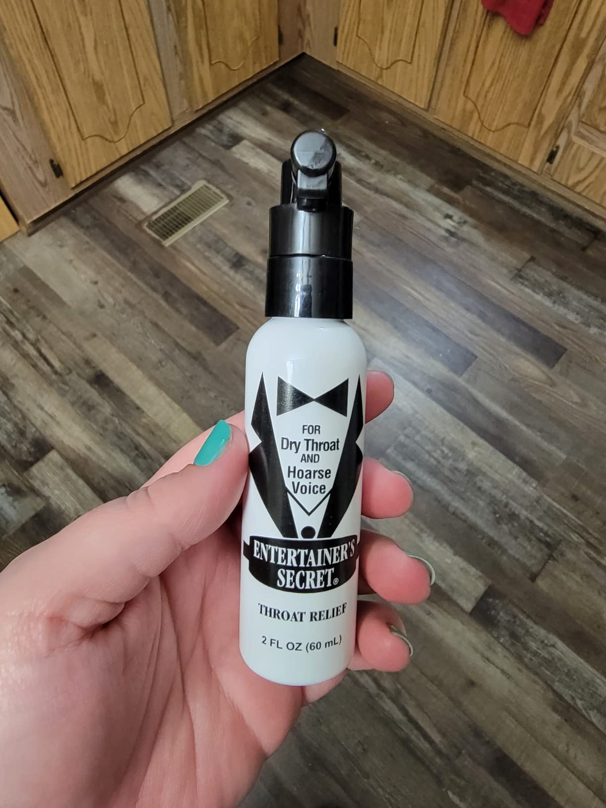 Entertainer's Secret Throat Relief Spray for Professional Singers and Performers customer photo 1