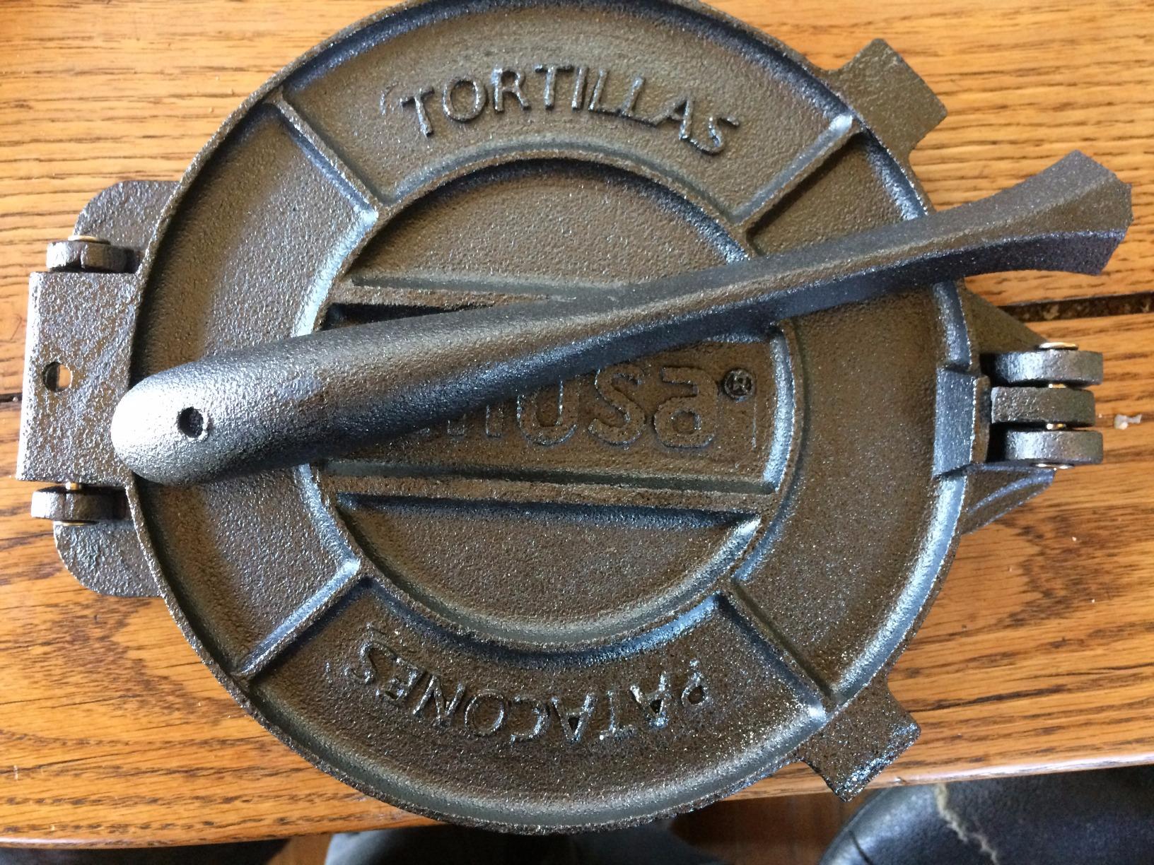 IMUSA USA Cast Iron Tortilla Press 8-Inch, Black customer photo 1