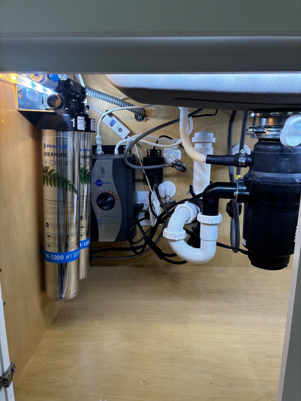 Pentair Everpure H-1200 Drinking Water System, EV928200, NSF Certified to Reduce Lead & PFOA/PFOS, Dual Cartridge System with Filter Head, Cartridges and Hardware, 1,000 Gallon Capacity, 0.5 Micron customer photo 1