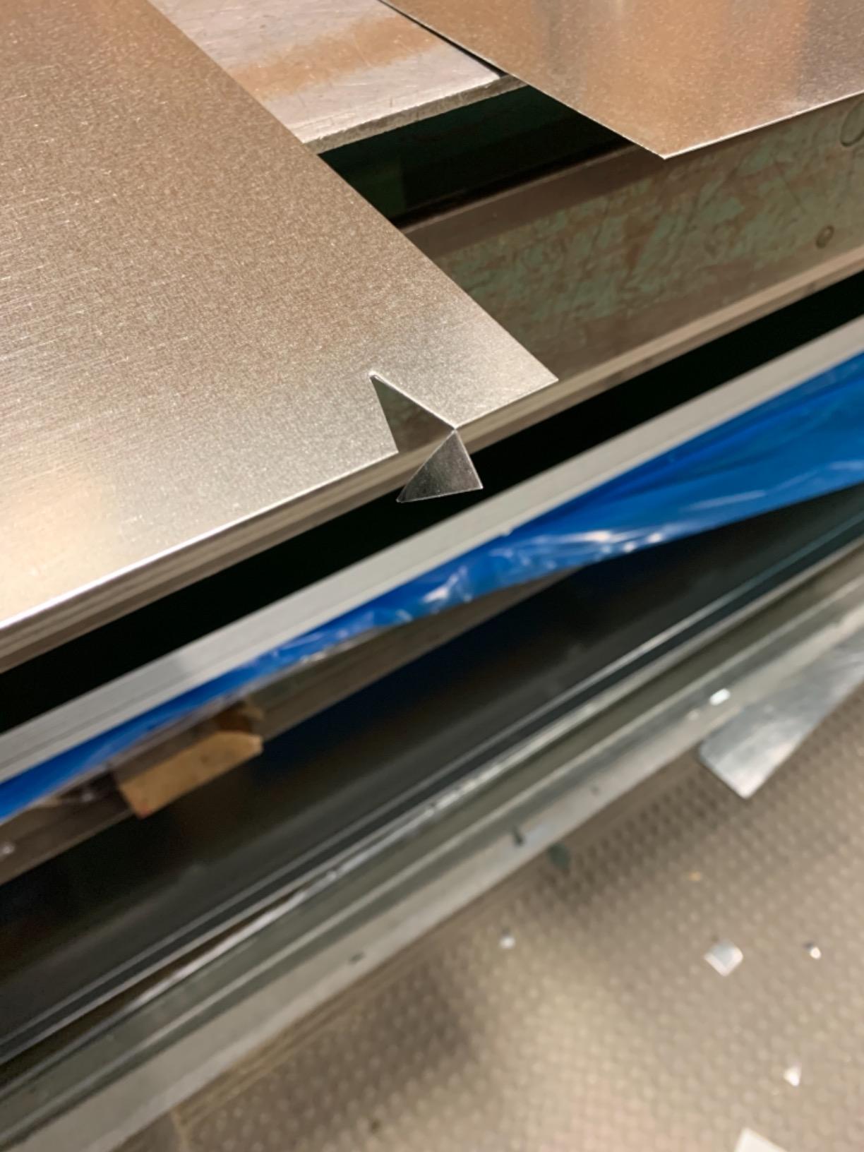 Malco N2R Hand Notcher with 1-Inch Deep V-Notch | Professional Sheet Metal Ductwork Fabrication Tool | Redline Ergonomic Handles | 24-30 Gauge Capacity customer photo 1