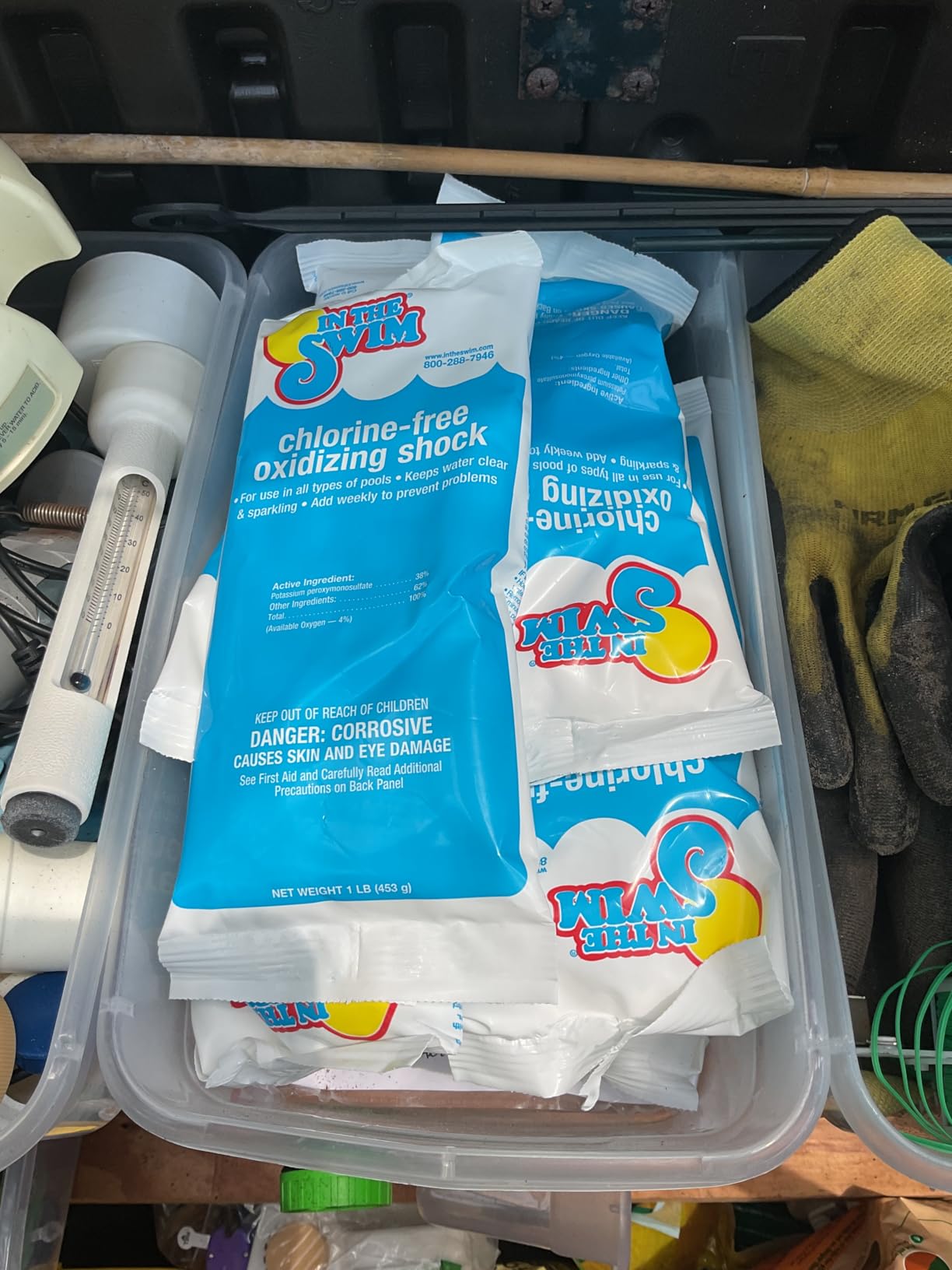 In The Swim Chlorine-Free Pool Shock - Quick Dissolving, Fast-Acting, Shock-Oxidizer for Swimming Pools, Spas, and Salt Chlorinated Pools Compatible - 12 x 1 Pound Bags customer photo 2