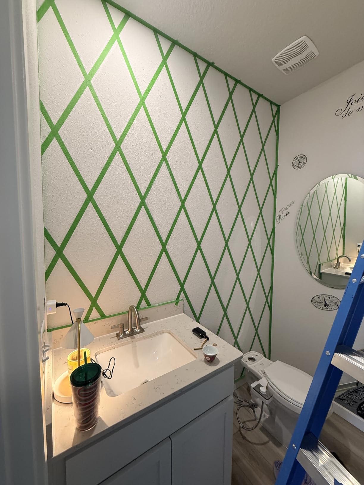 FrogTape Multi-Surface Painters Tape with PAINTBLOCK, 1 Inch Wide (0.94 In. x 60 Yds), Medium Adhesion, Green, 1 Roll customer photo 2