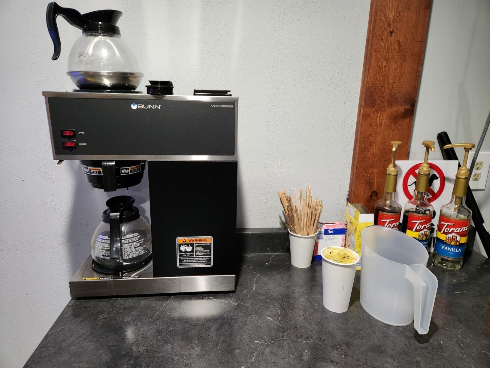 BUNN 33200.0015 VPR-2GD 12-Cup Pourover Commercial Coffee Brewer with Upper and Lower Warmers and Two Glass Decanters, Black, Stainless, Standard customer photo 2