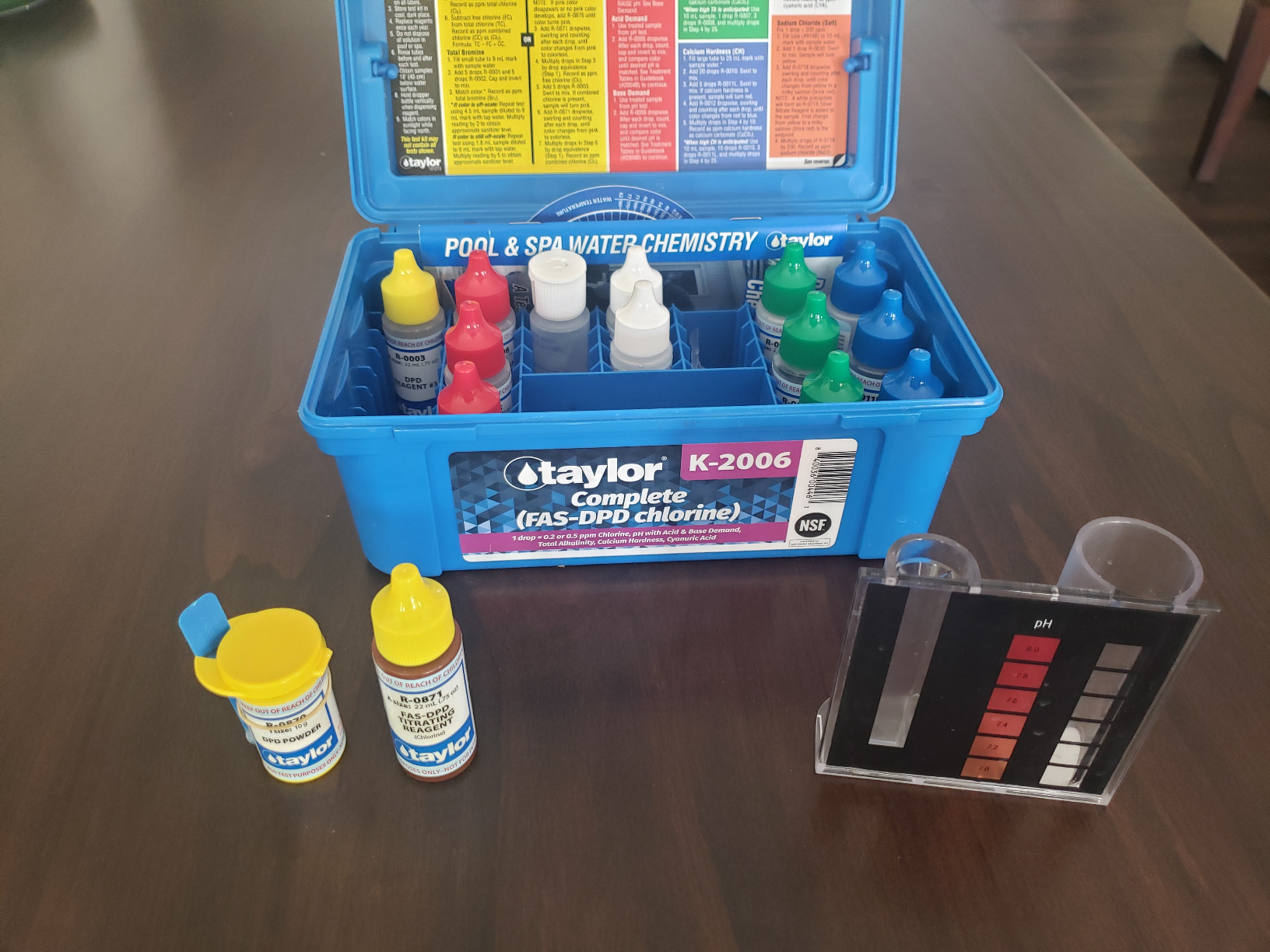 Taylor Pool Water Test Kit, Complete Swimming Pool Water Test Kit, for Chlorine, pH, and Alkaline Levels, Ideal for Pools, Hot Tubs, and Spas, 1-Pack customer photo 1
