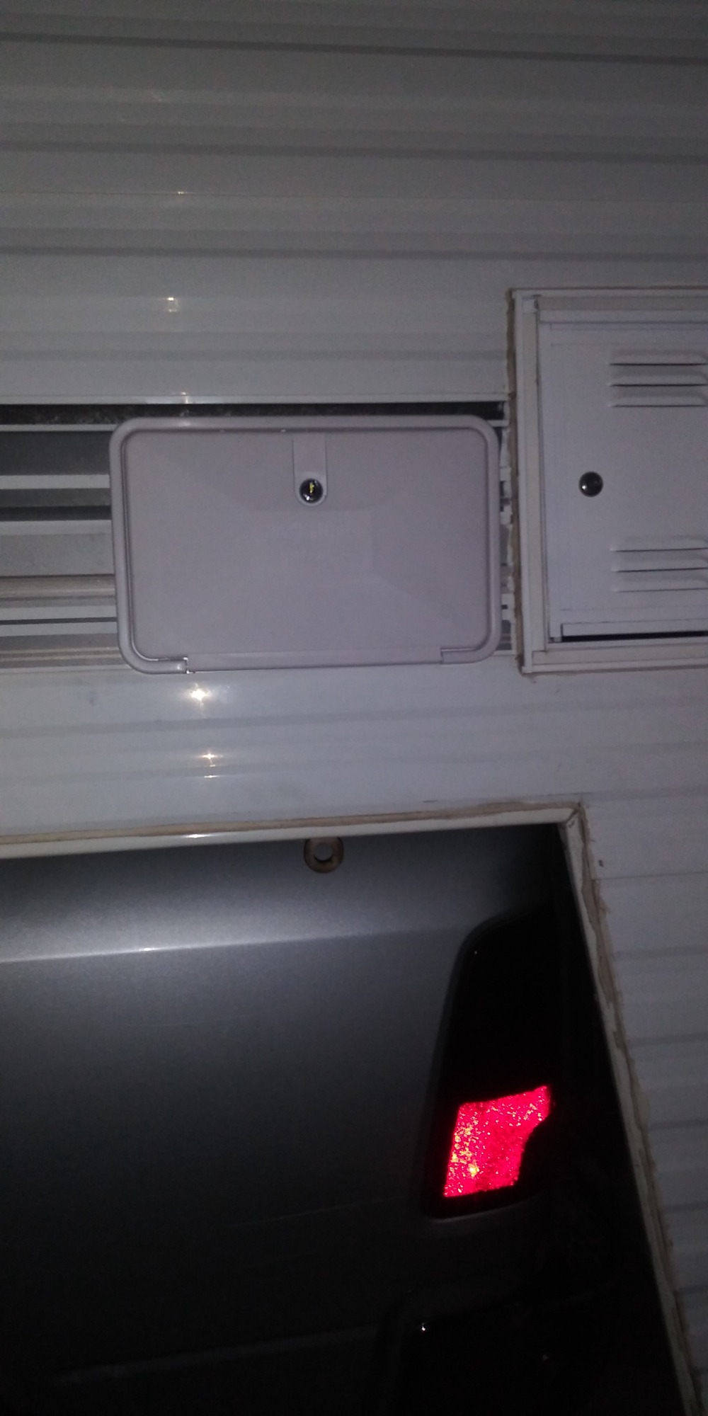 Dura Faucet DF-SA170-WT RV Weatherproof Exterior Shower Box Kit - Lock and Key (White) customer photo 2