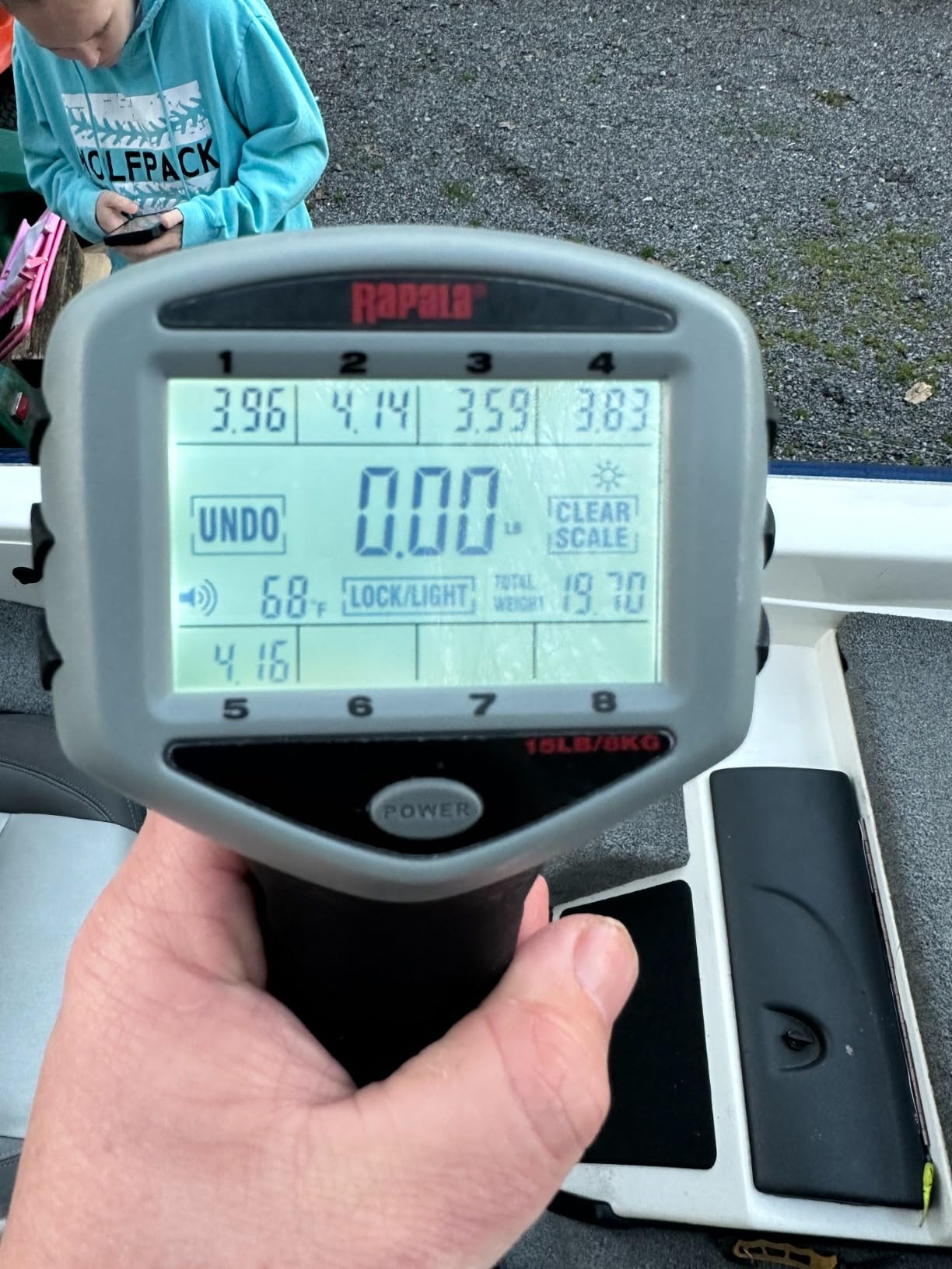Rapala Touch Screen Tourney Scale 15 lb, Digital Fishing Scale with Memory Storage, Water-Resistant Design and Built-in Fish-Friendly Gripper, Includes 8-Piece Culling System customer photo 1