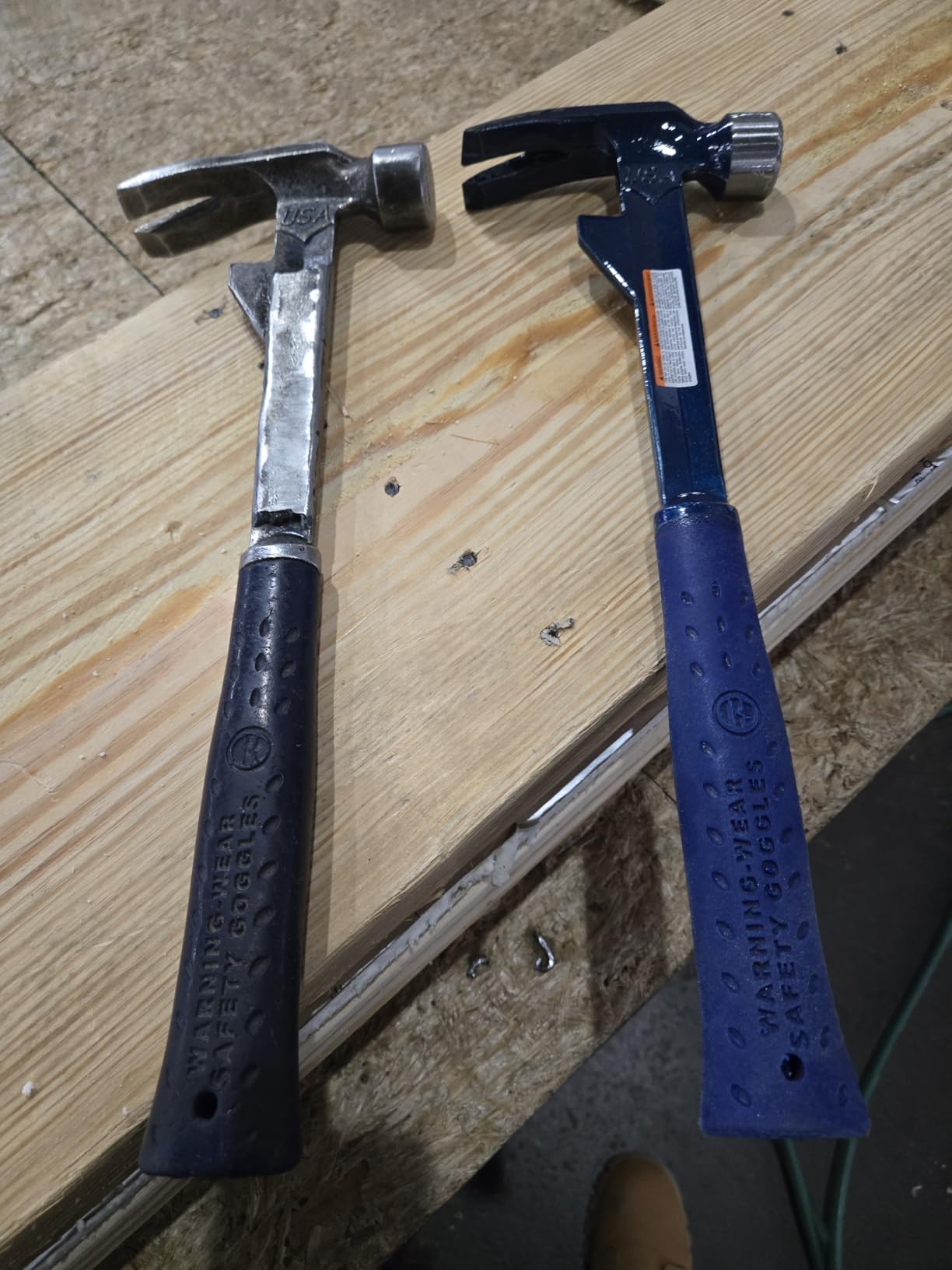 ESTWING Hammertooth Hammer - 24 oz USA Made Long Handle Straight Rip Claw Hammer with Milled Face & Shock Reduction Grip - E6-24TM customer photo 1