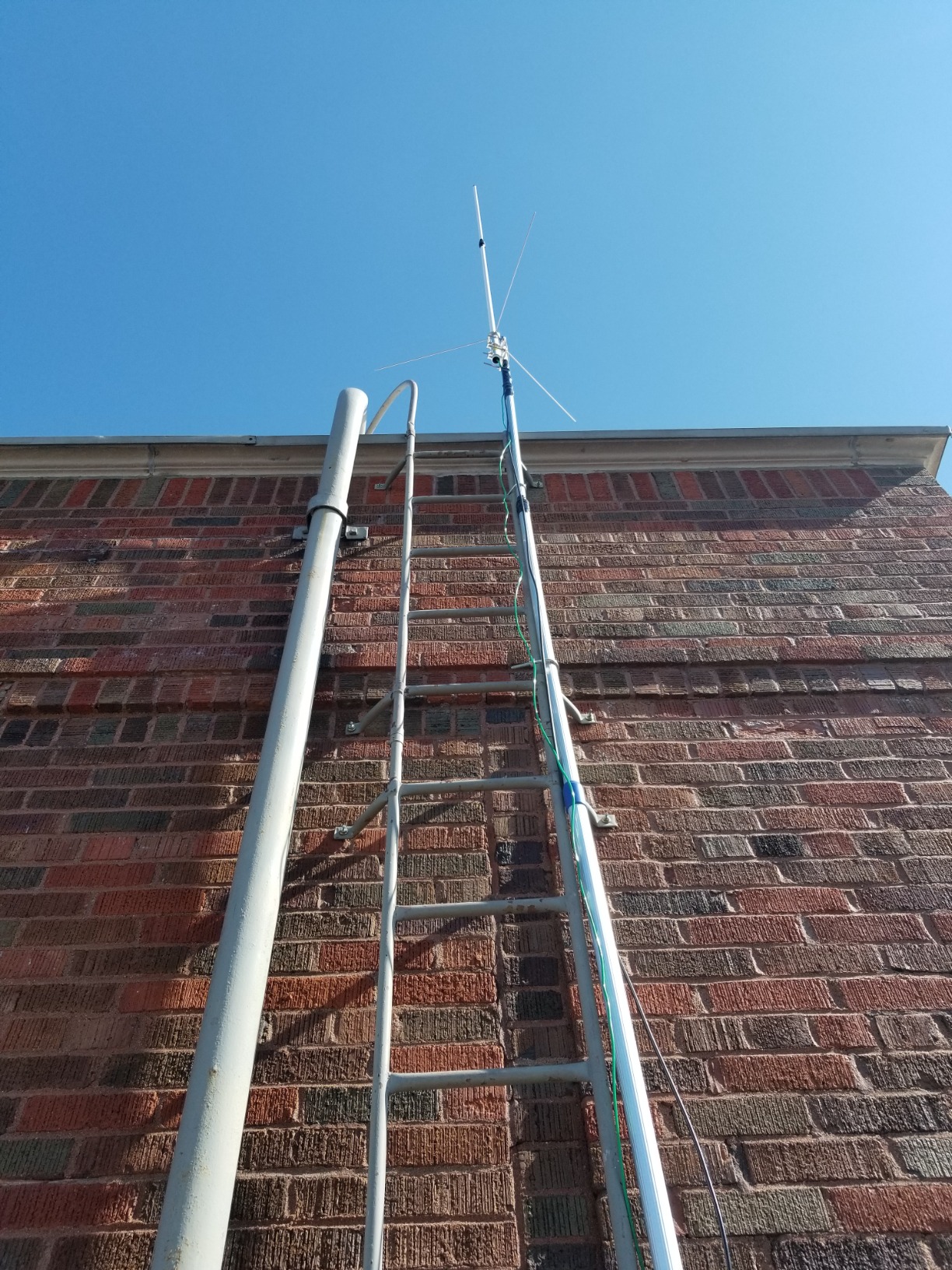 Comet GP-6 Dual-Band Base Antenna 2m/70cm 144/440 MHz Heavy-Duty Fiberglass VHF/UHF Vertical Antenna customer photo 1