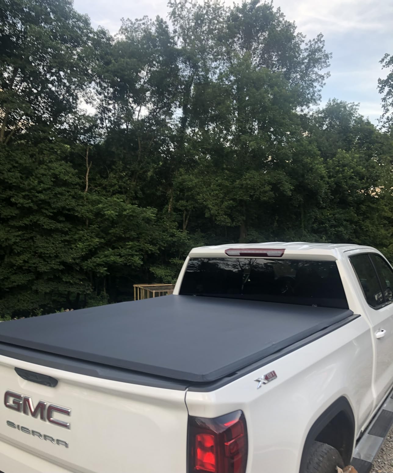 Tyger Auto T3 Soft Tri-fold Truck Bed Tonneau Cover Compatible with 2014-2018 Chevy Silverado GMC Sierra 1500; 2019 LD / Limited | 5'9