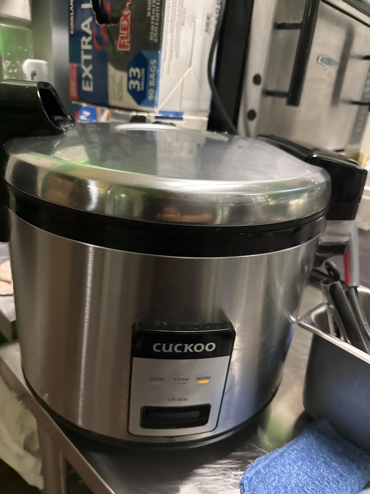 CUCKOO Commercial Rice Cooker & Warmer, Extra Large Rice Cooker 30-Cup Uncooked / 60-Cup Cooked, Professional Industrial Grain Cooker (CR-3032) customer photo 1